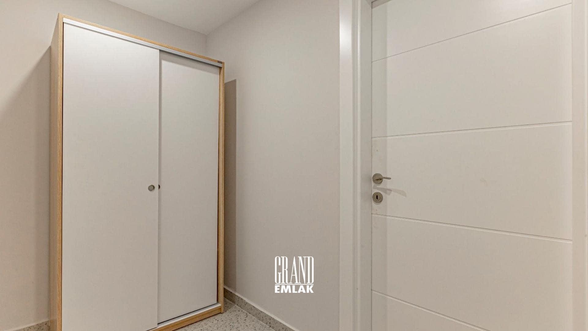 Antalya Kadriye’de, Müstakil Havuzlu Eşyalı 5+1 Satılık Villa (16)