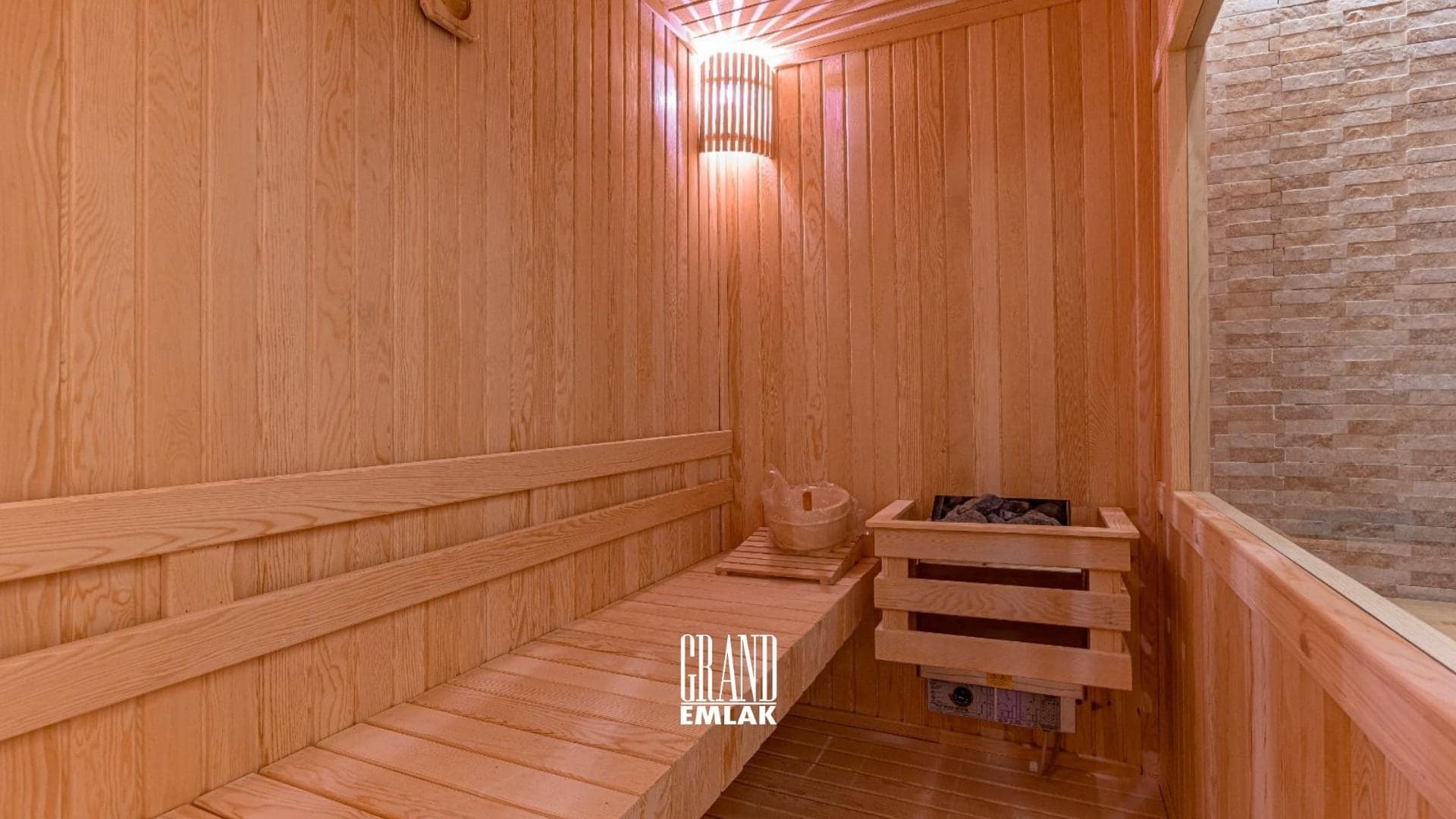 Antalya Kadriye’de, Müstakil Havuzlu Eşyalı 5+1 Satılık Villa (17)