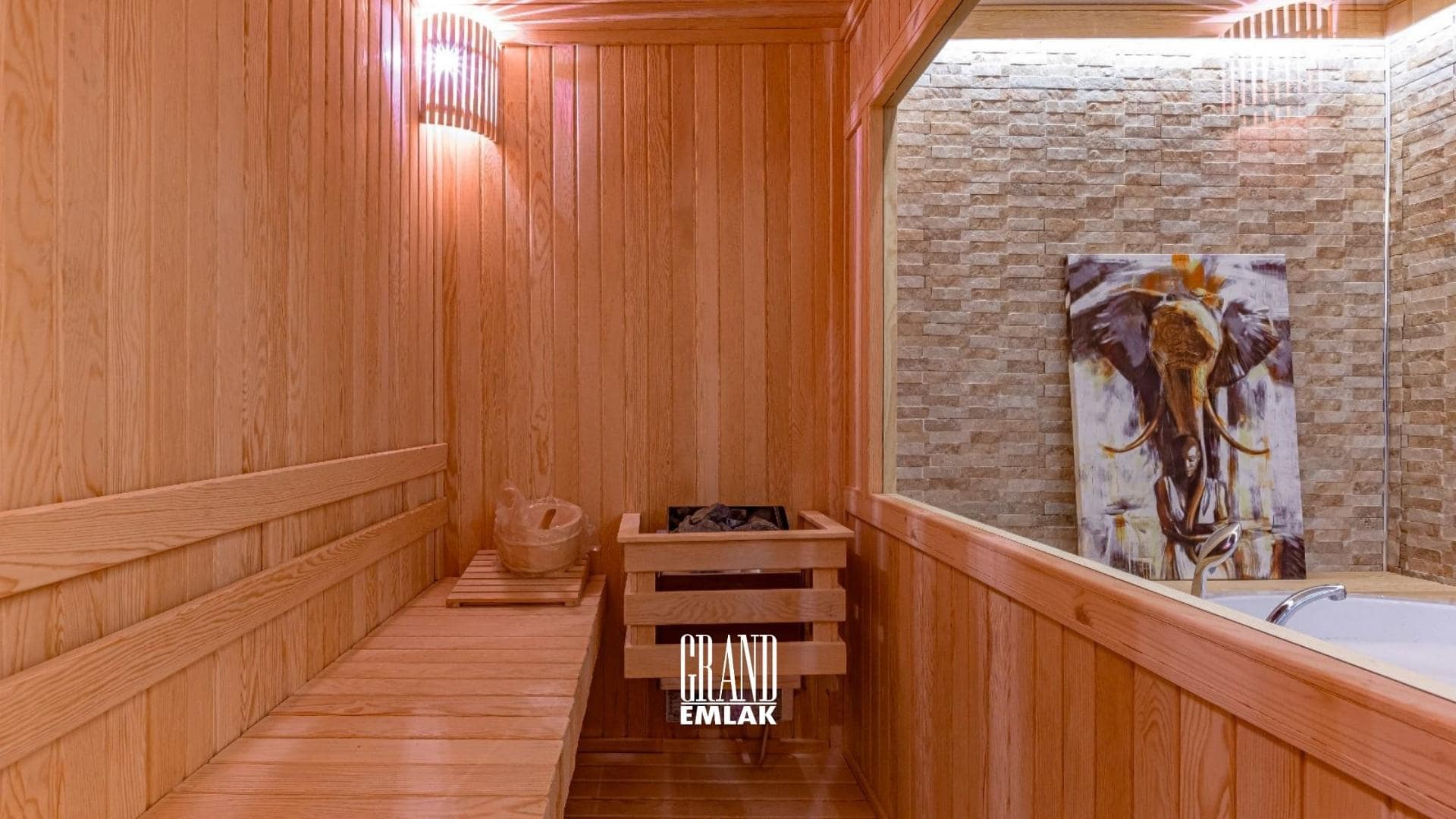 Antalya Kadriye’de, Müstakil Havuzlu Eşyalı 5+1 Satılık Villa (18)