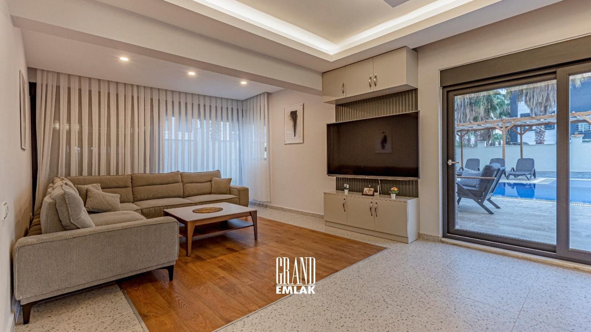 Antalya Kadriye’de, Müstakil Havuzlu Eşyalı 5+1 Satılık Villa (37)