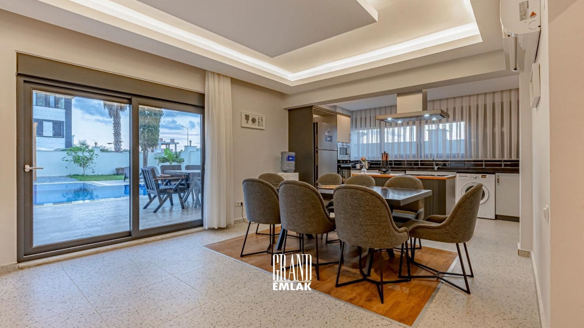 Antalya Kadriye’de, Müstakil Havuzlu Eşyalı 5+1 Satılık Villa (38)