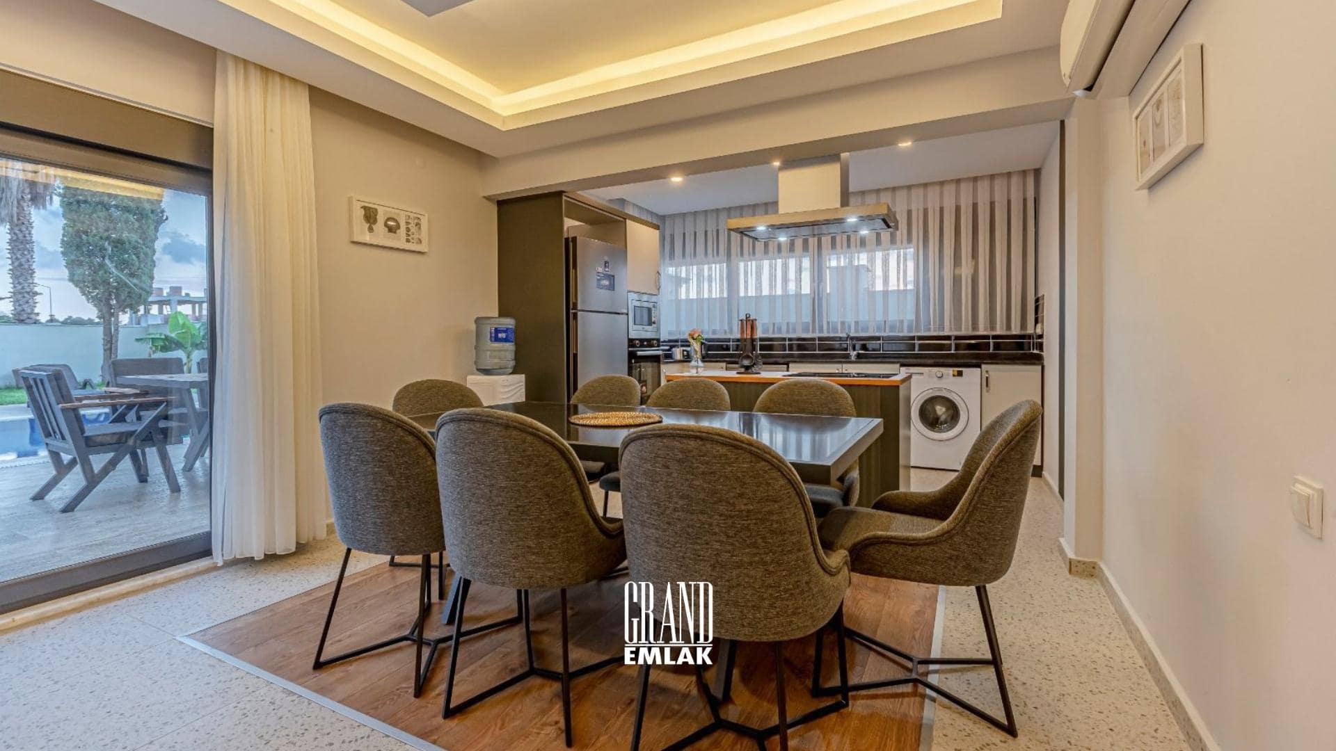 Antalya Kadriye’de, Müstakil Havuzlu Eşyalı 5+1 Satılık Villa (39)