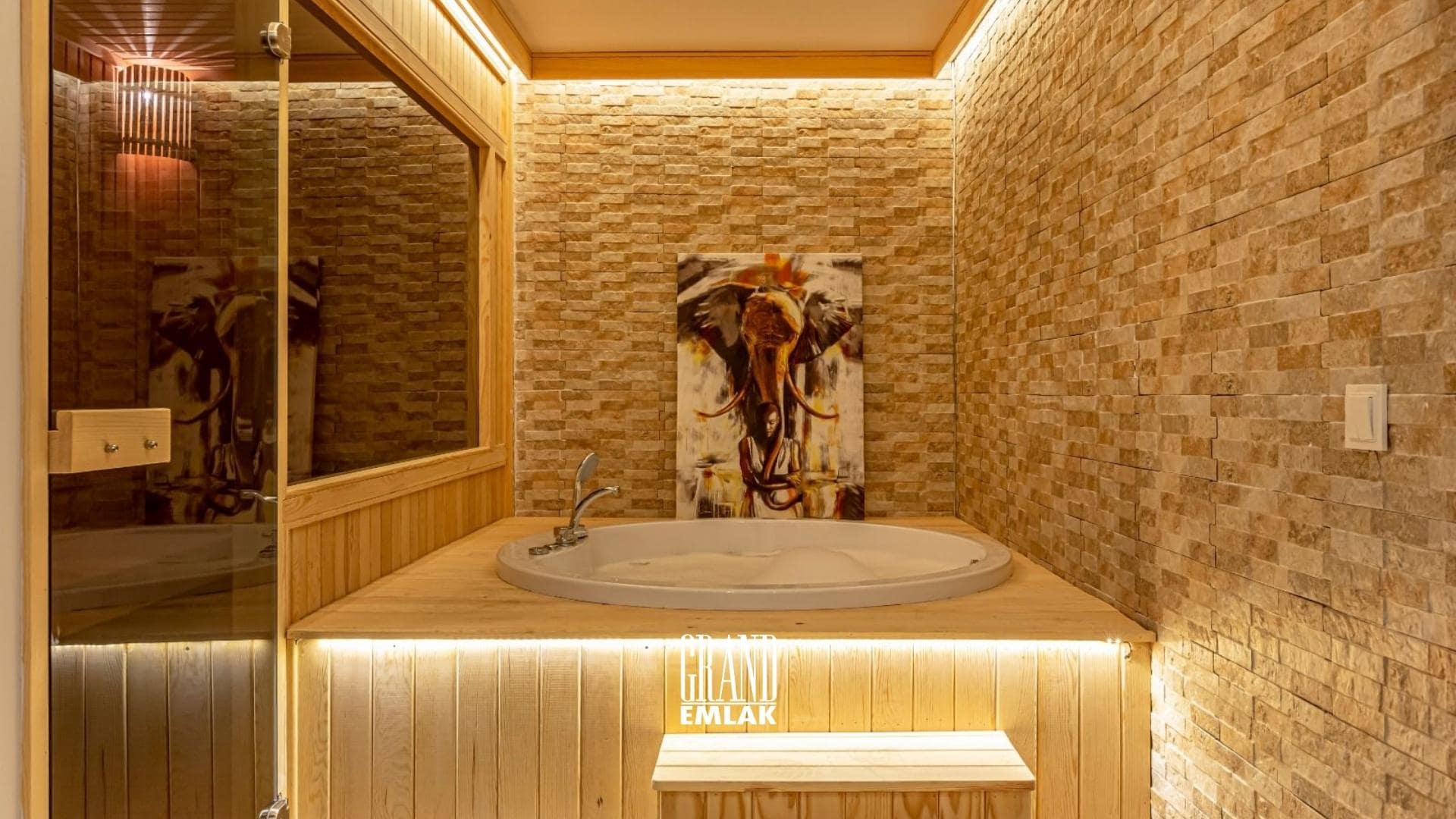 Antalya Kadriye’de, Müstakil Havuzlu Eşyalı 5+1 Satılık Villa (4)