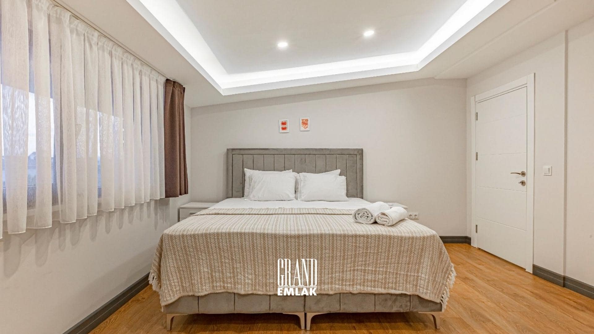 Antalya Kadriye’de, Müstakil Havuzlu Eşyalı 5+1 Satılık Villa (9)