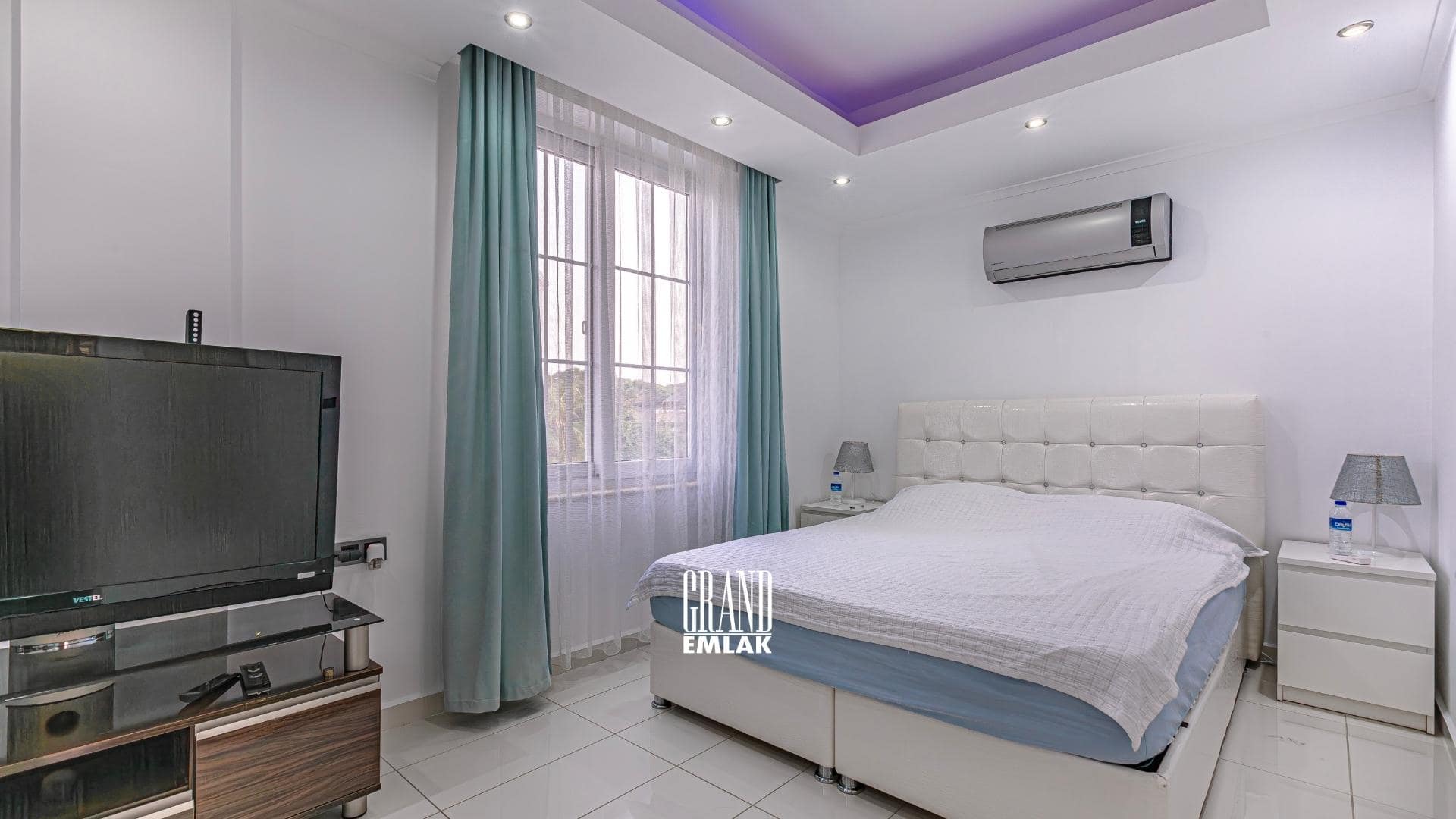 Antalya Kadriye’de, Müstakil Havuzlu ve Eşyalı 3+1 Satılık Villa (10)