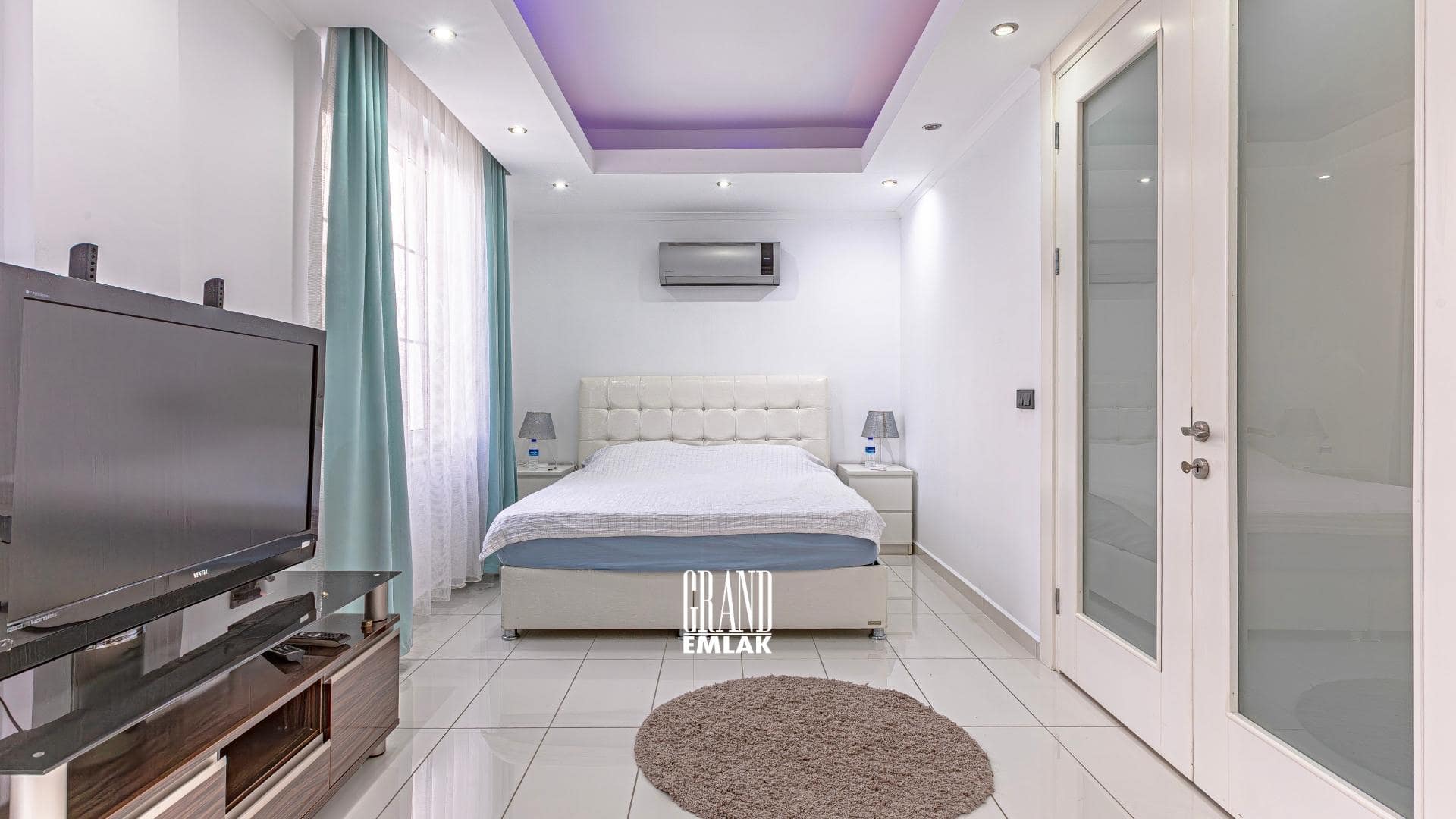 Antalya Kadriye’de, Müstakil Havuzlu ve Eşyalı 3+1 Satılık Villa (11)