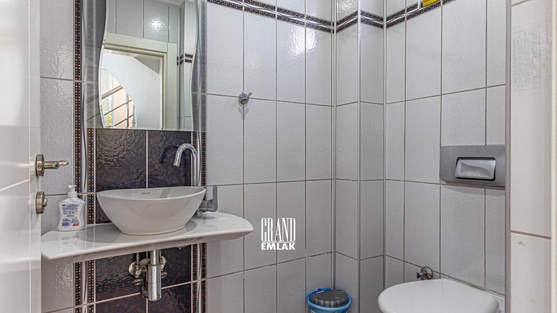 Antalya Kadriye’de, Müstakil Havuzlu ve Eşyalı 3+1 Satılık Villa (13)