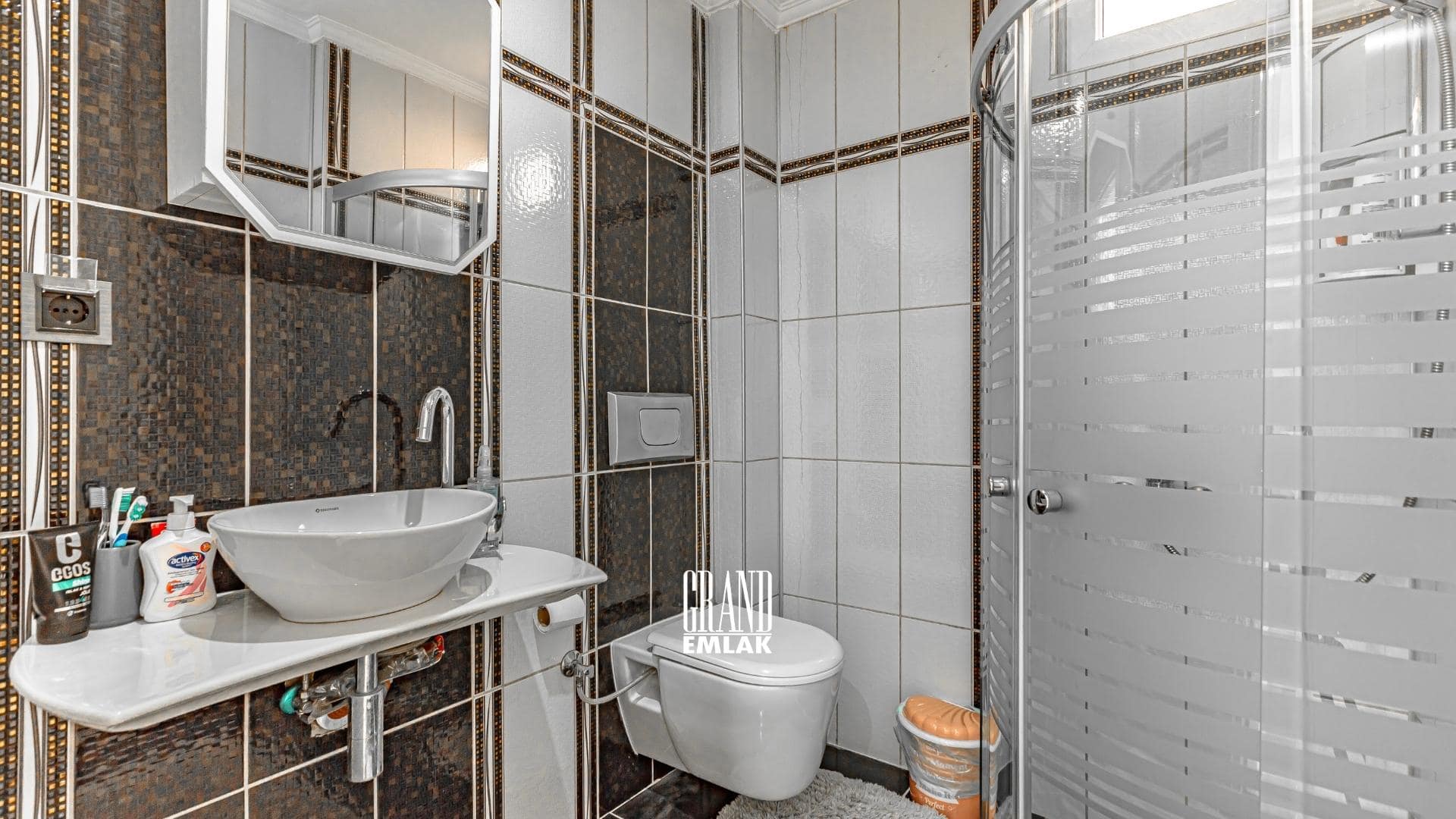 Antalya Kadriye’de, Müstakil Havuzlu ve Eşyalı 3+1 Satılık Villa (14)