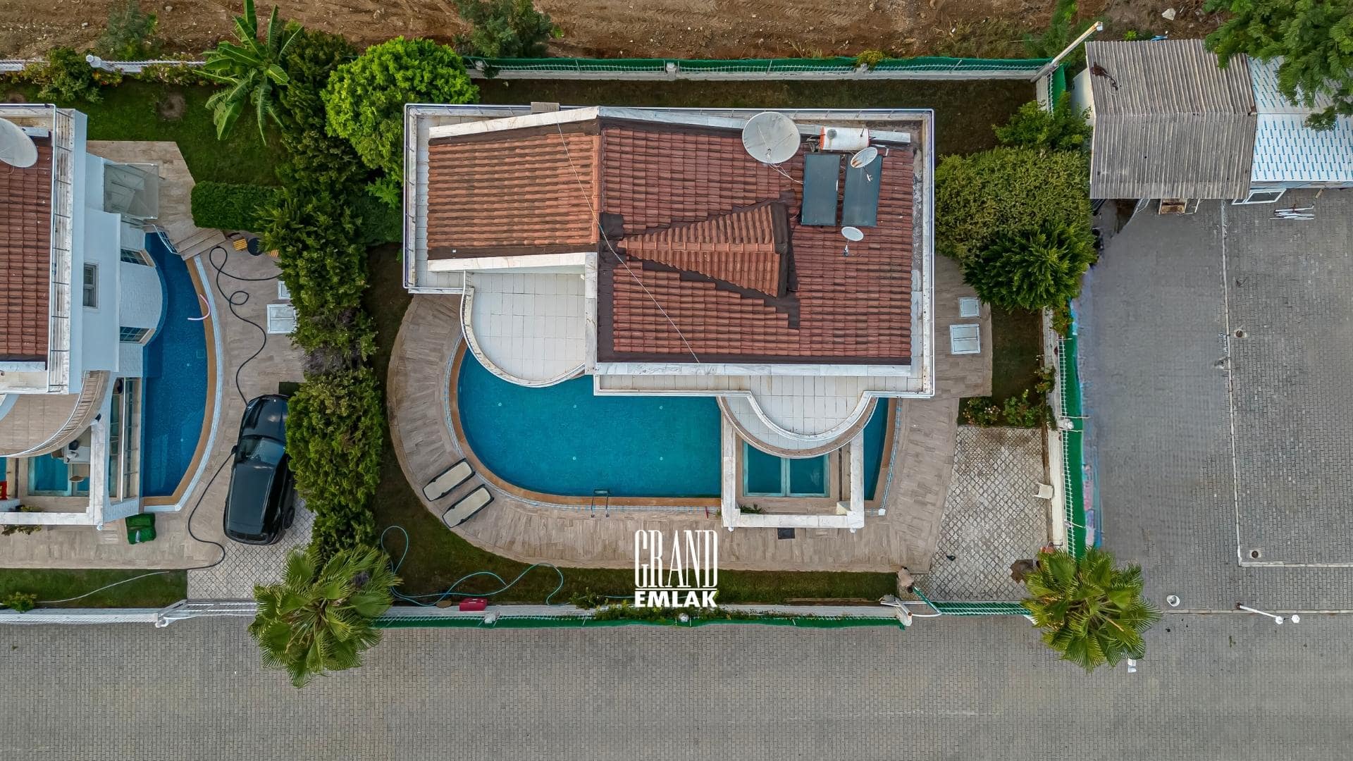 Antalya Kadriye’de, Müstakil Havuzlu ve Eşyalı 3+1 Satılık Villa (2)