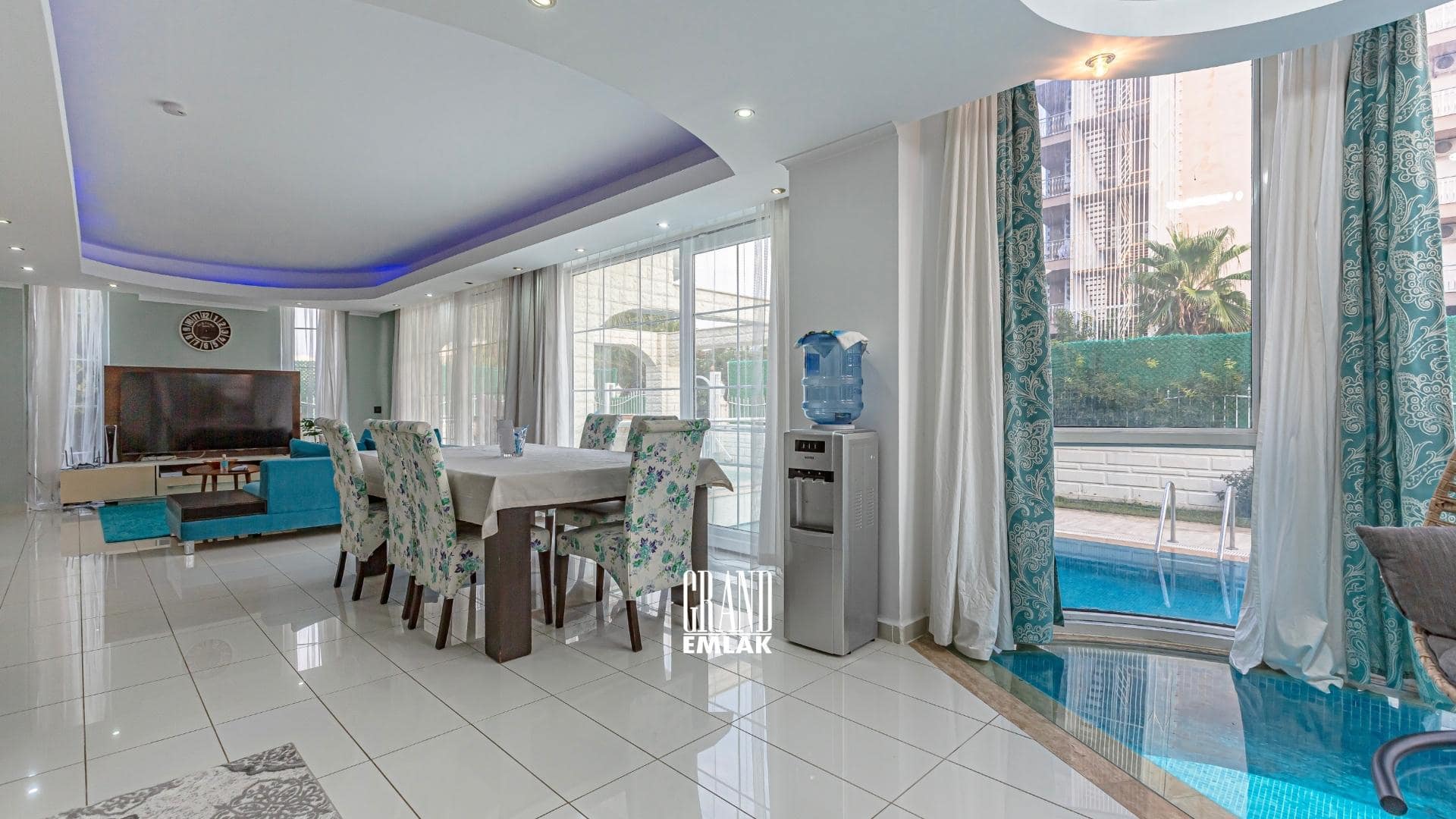 Antalya Kadriye’de, Müstakil Havuzlu ve Eşyalı 3+1 Satılık Villa (31)