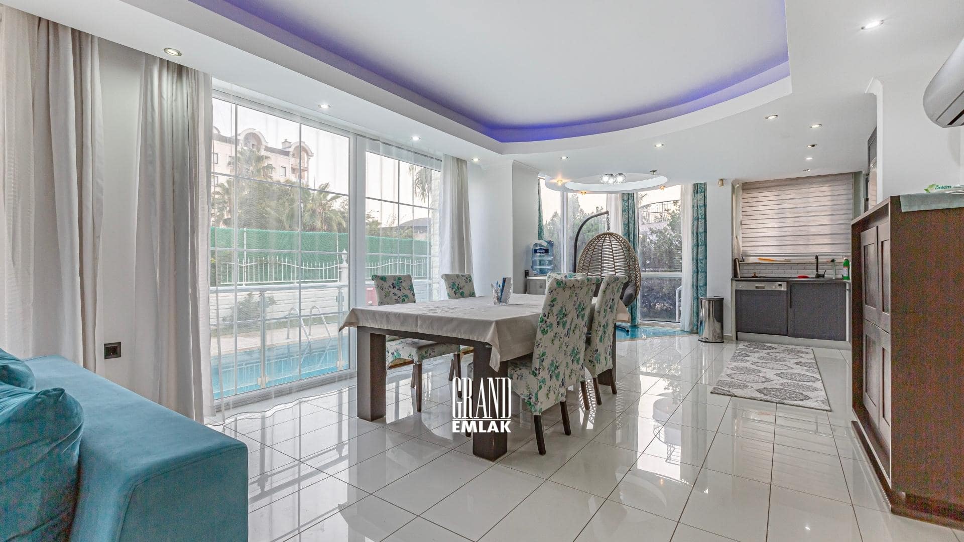 Antalya Kadriye’de, Müstakil Havuzlu ve Eşyalı 3+1 Satılık Villa (33)