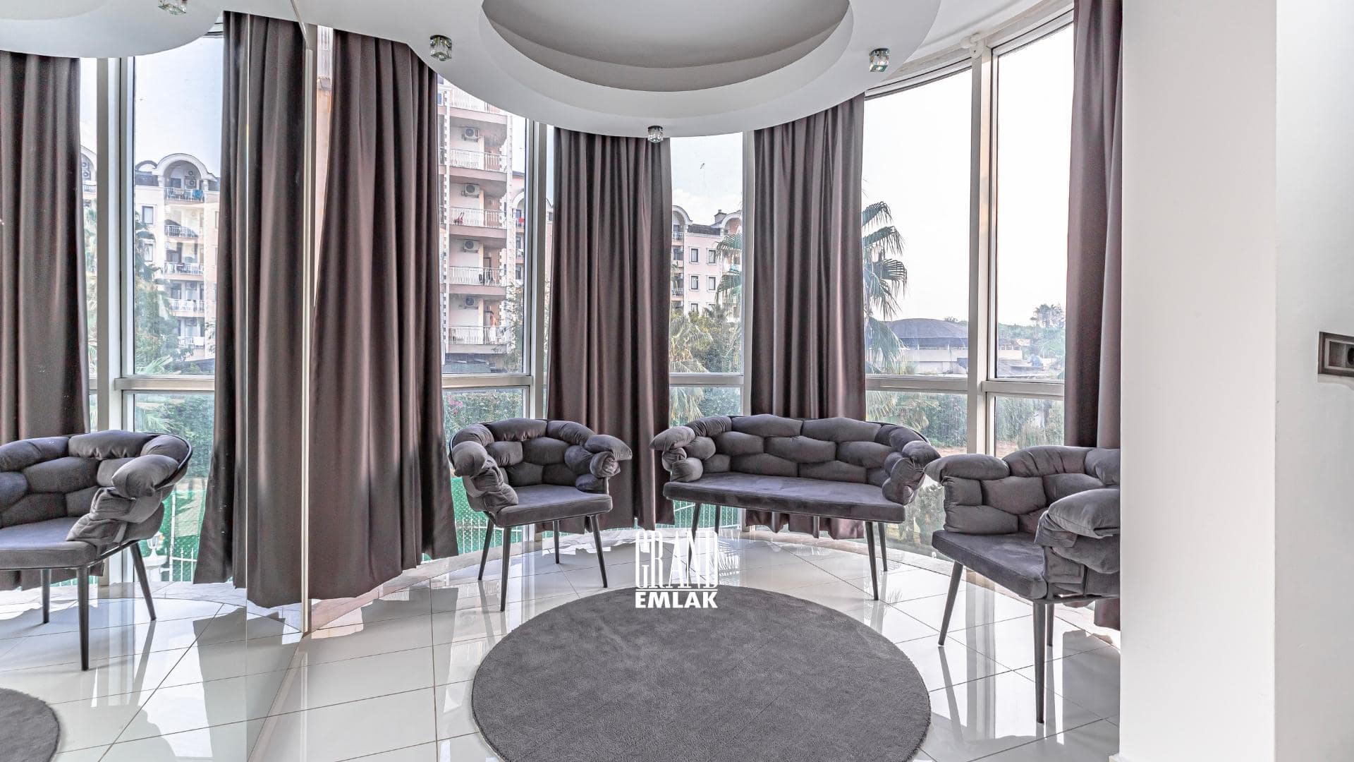 Antalya Kadriye’de, Müstakil Havuzlu ve Eşyalı 3+1 Satılık Villa (39)