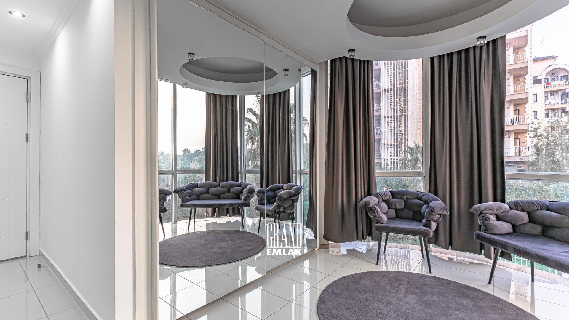 Antalya Kadriye’de, Müstakil Havuzlu ve Eşyalı 3+1 Satılık Villa (40)