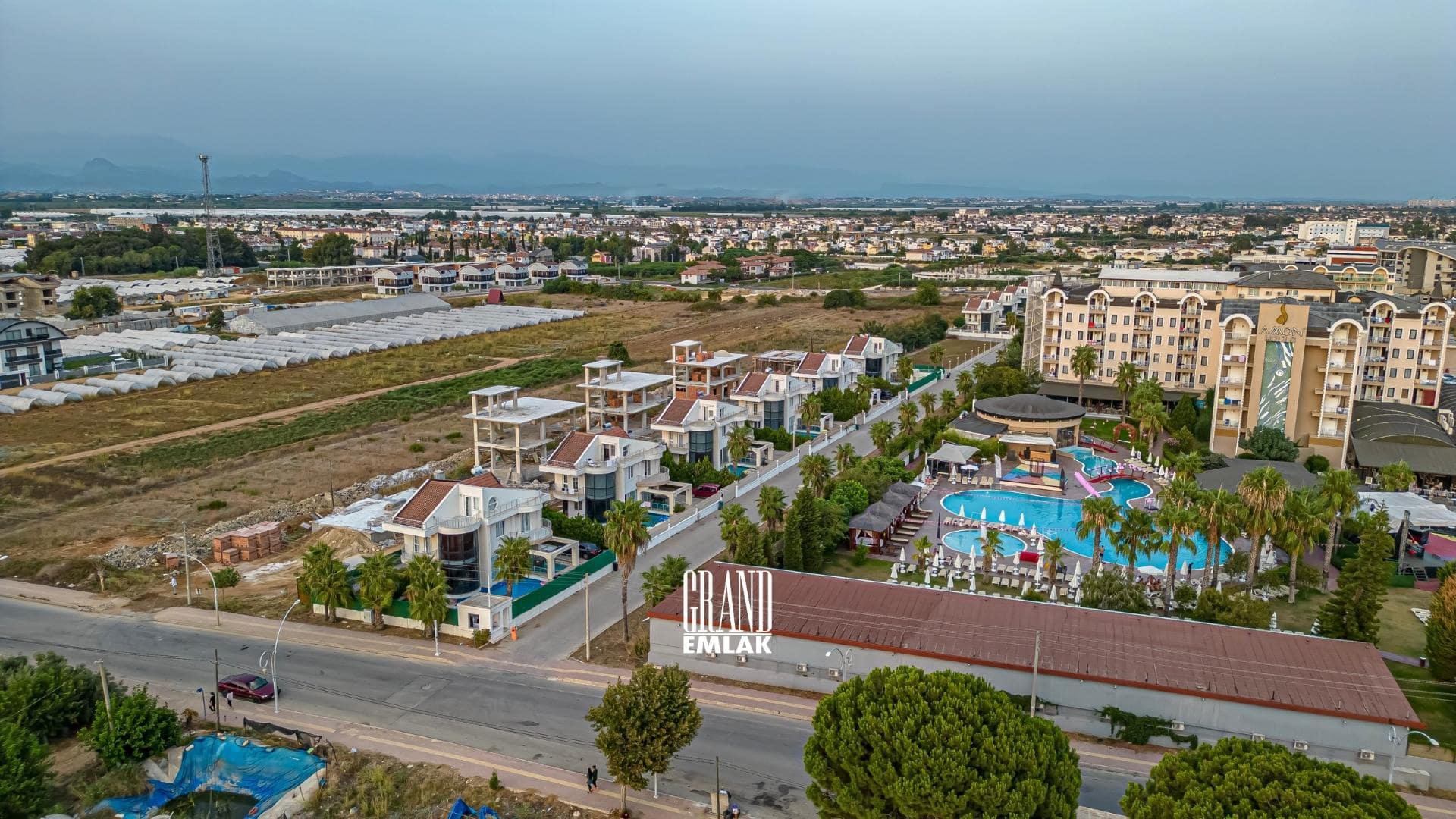 Antalya Kadriye’de, Müstakil Havuzlu ve Eşyalı 3+1 Satılık Villa (42)