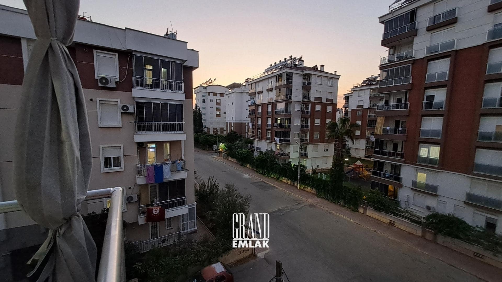 Antalya, Kızıltoprak’ta Mobilyalı 2+1 Kiralık Daire (1)