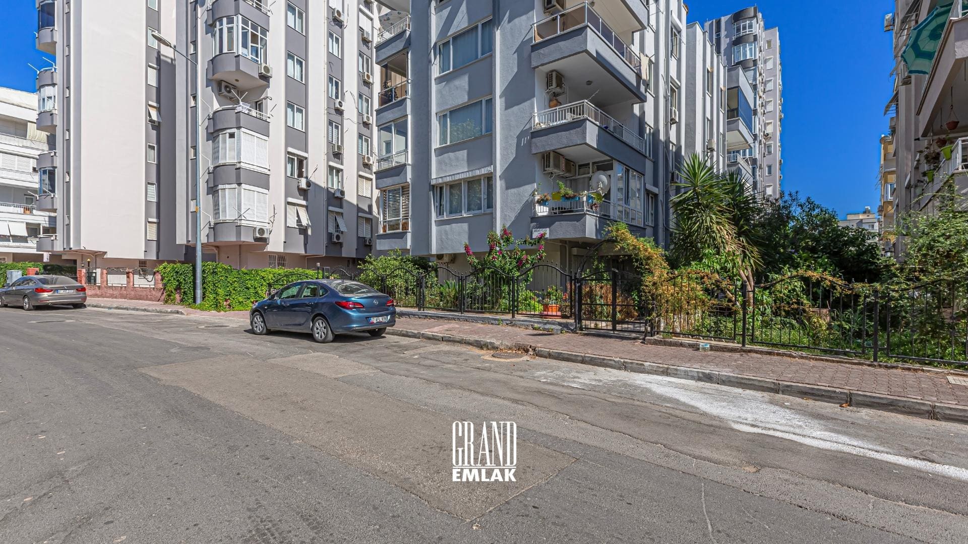 Yeşilbahçe’de Bahçe Katı 2+1 Satılık Daire (13)