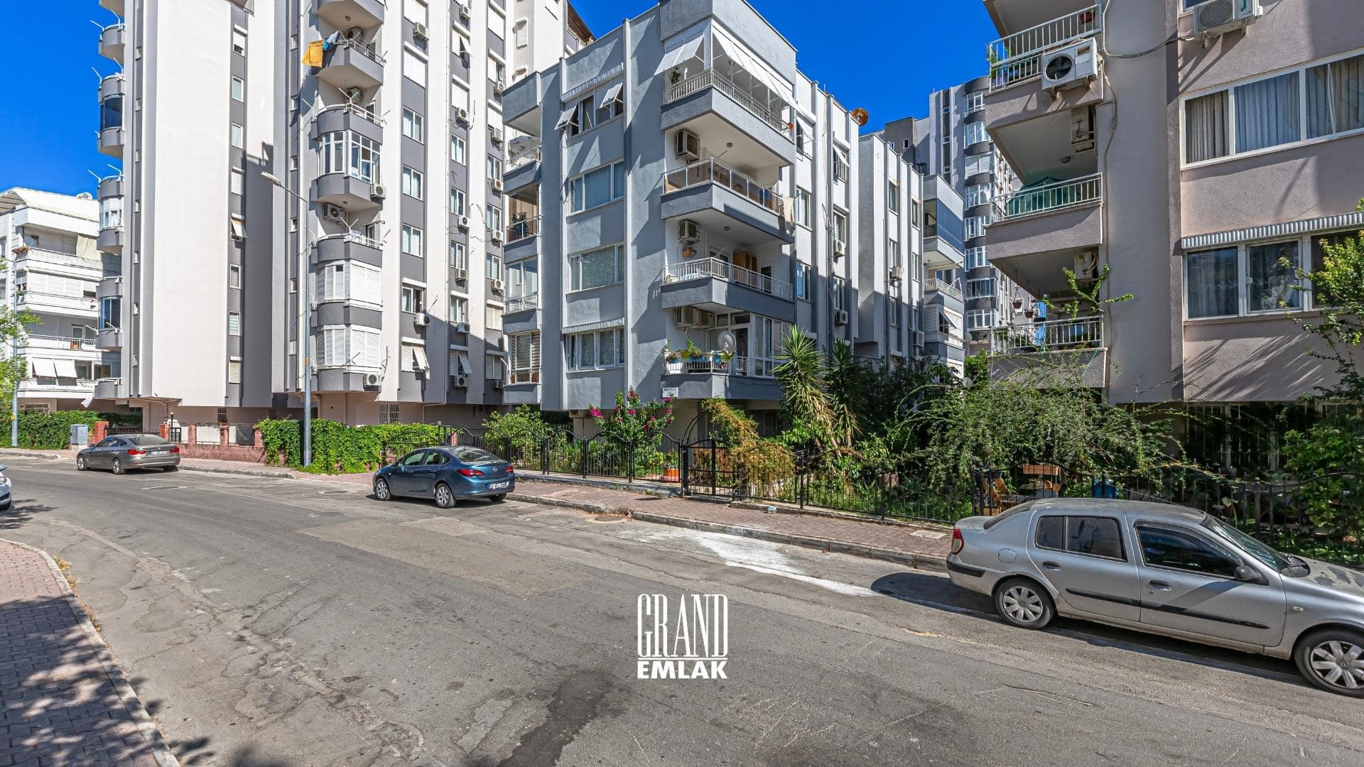 Yeşilbahçe’de Bahçe Katı 2+1 Satılık Daire (14)