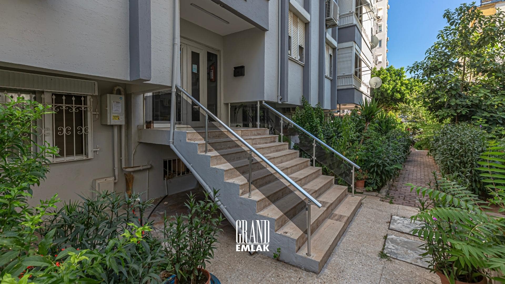 Yeşilbahçe’de Bahçe Katı 2+1 Satılık Daire (16)