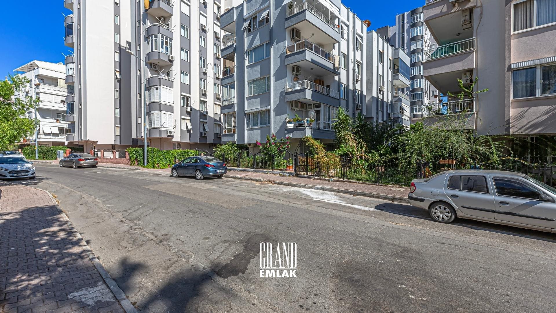 Yeşilbahçe’de Bahçe Katı 2+1 Satılık Daire (17)