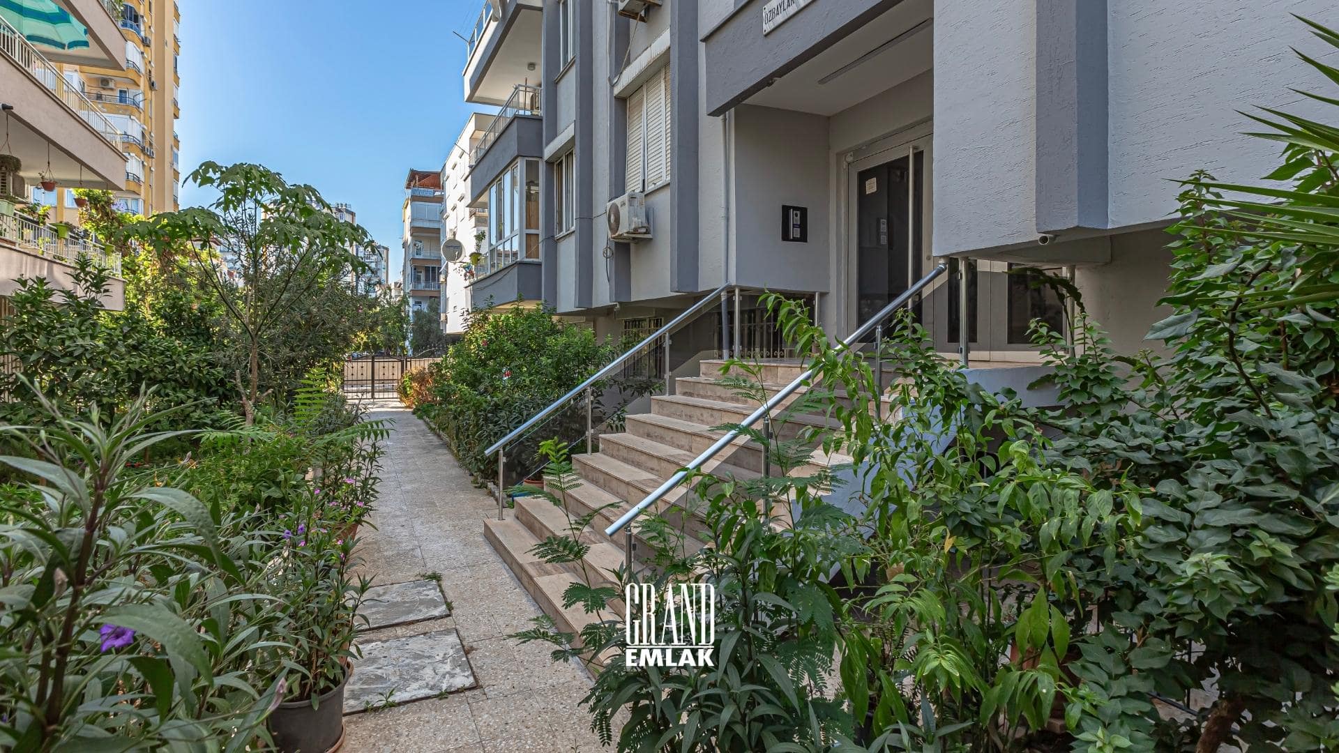 Yeşilbahçe’de Bahçe Katı 2+1 Satılık Daire (21)