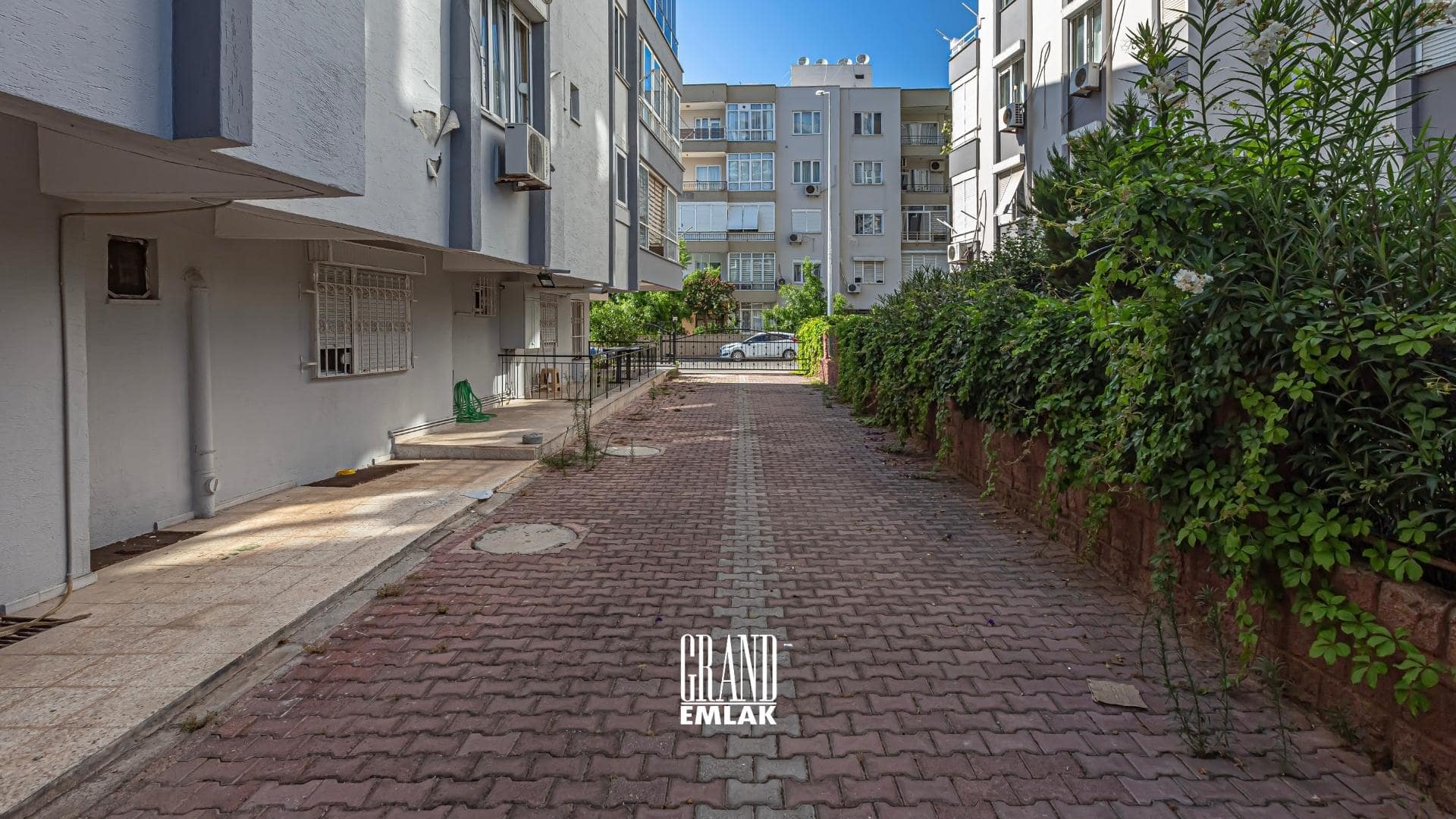 Yeşilbahçe’de Bahçe Katı 2+1 Satılık Daire (23)