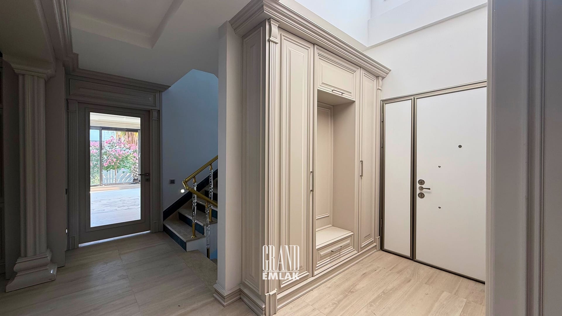 KEMERAĞZI, ESİLARA SİTESİNDE ASANSÖRLÜ HAVUZLU 5+1 SATILIK VİLLA (10)