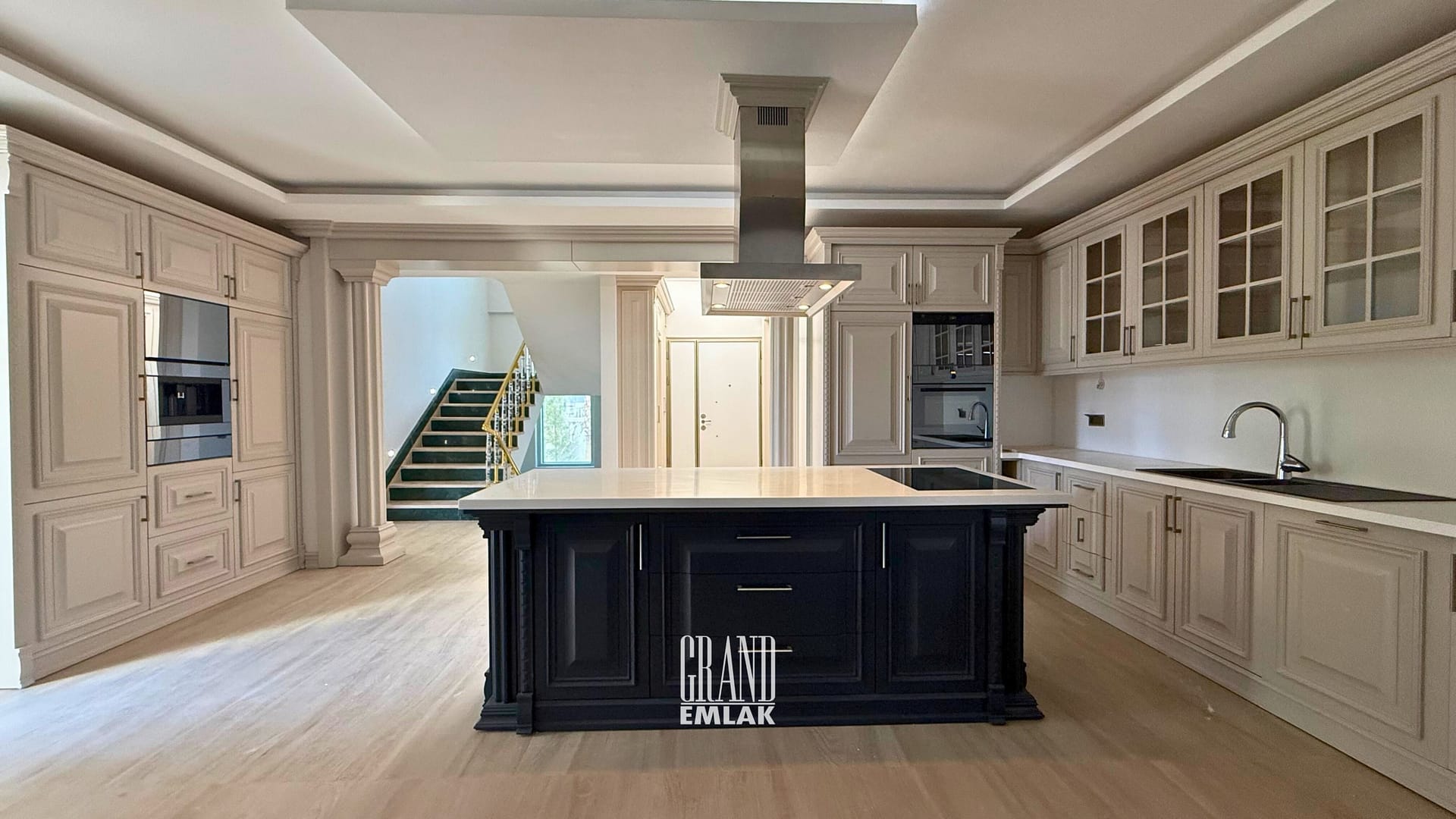 KEMERAĞZI, ESİLARA SİTESİNDE ASANSÖRLÜ HAVUZLU 5+1 SATILIK VİLLA (17)