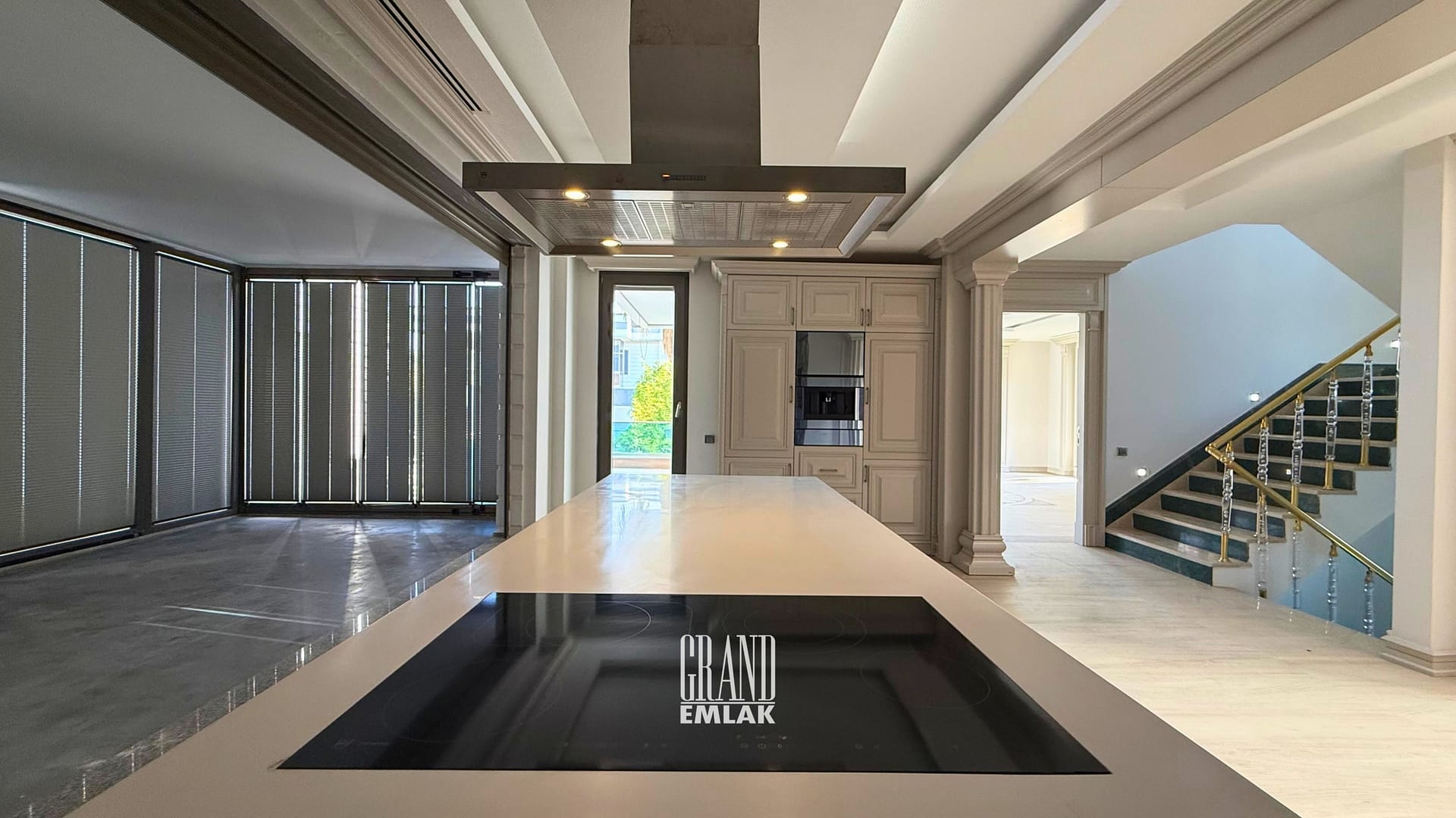 KEMERAĞZI, ESİLARA SİTESİNDE ASANSÖRLÜ HAVUZLU 5+1 SATILIK VİLLA (18)