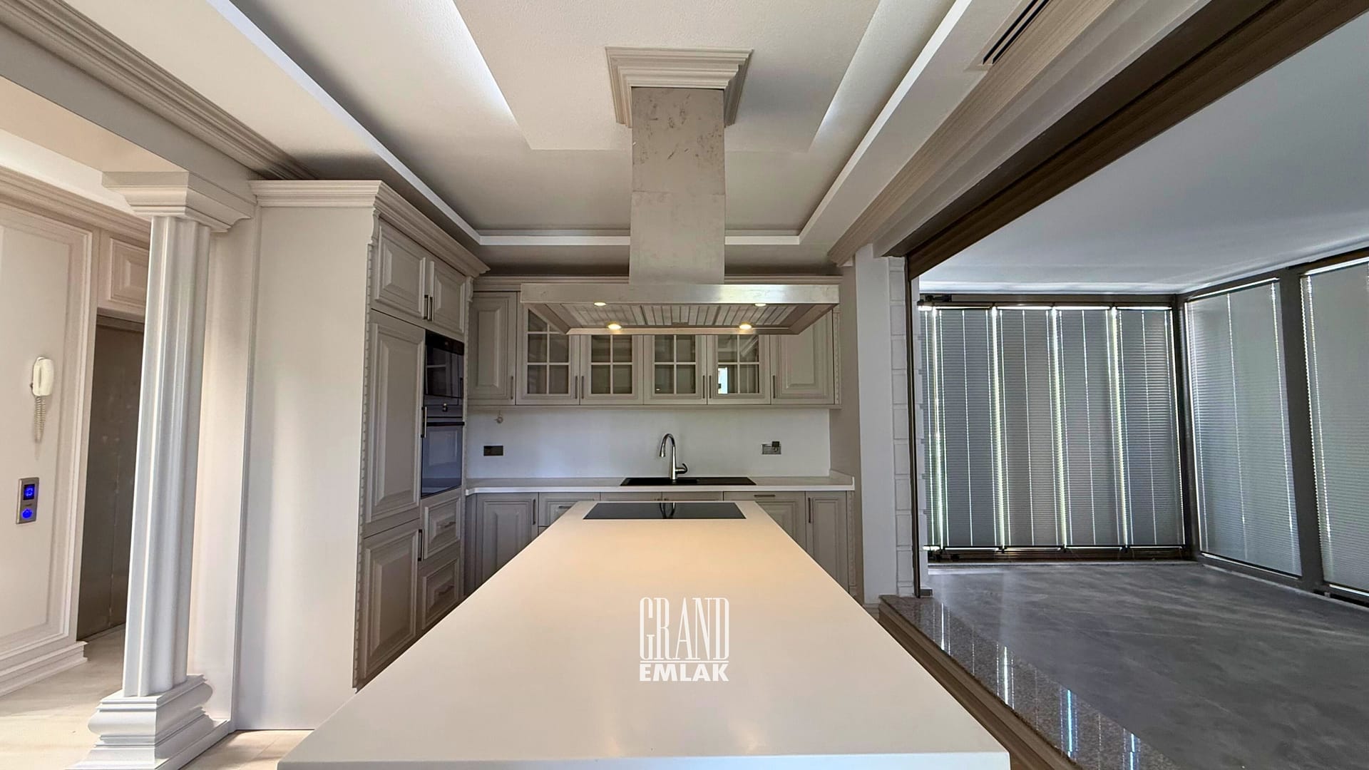 KEMERAĞZI, ESİLARA SİTESİNDE ASANSÖRLÜ HAVUZLU 5+1 SATILIK VİLLA (19)