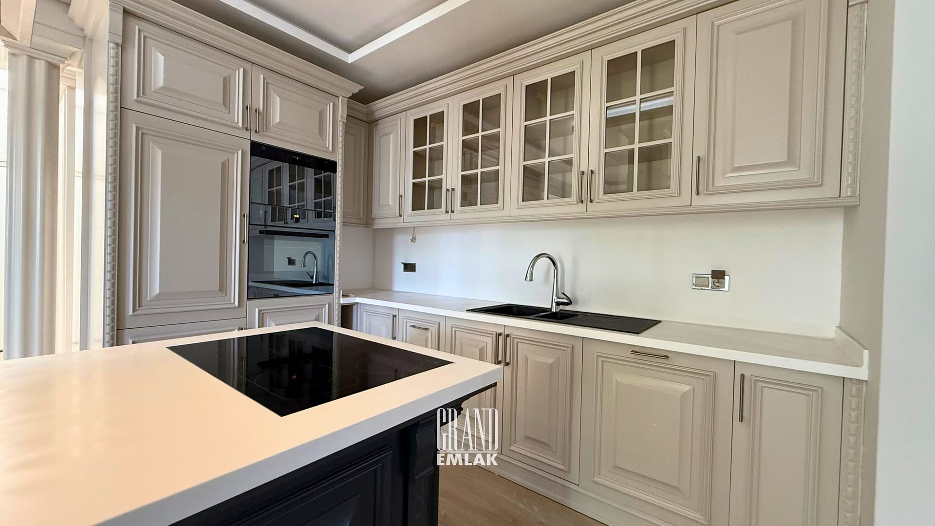 KEMERAĞZI, ESİLARA SİTESİNDE ASANSÖRLÜ HAVUZLU 5+1 SATILIK VİLLA (22)