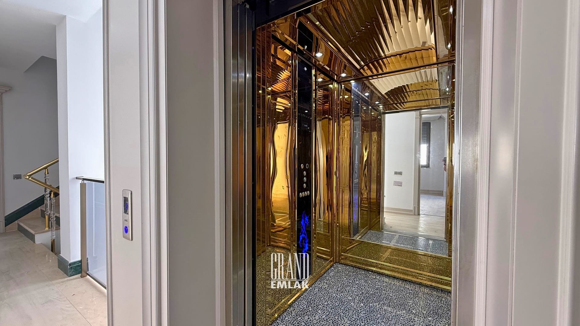 KEMERAĞZI, ESİLARA SİTESİNDE ASANSÖRLÜ HAVUZLU 5+1 SATILIK VİLLA (25)