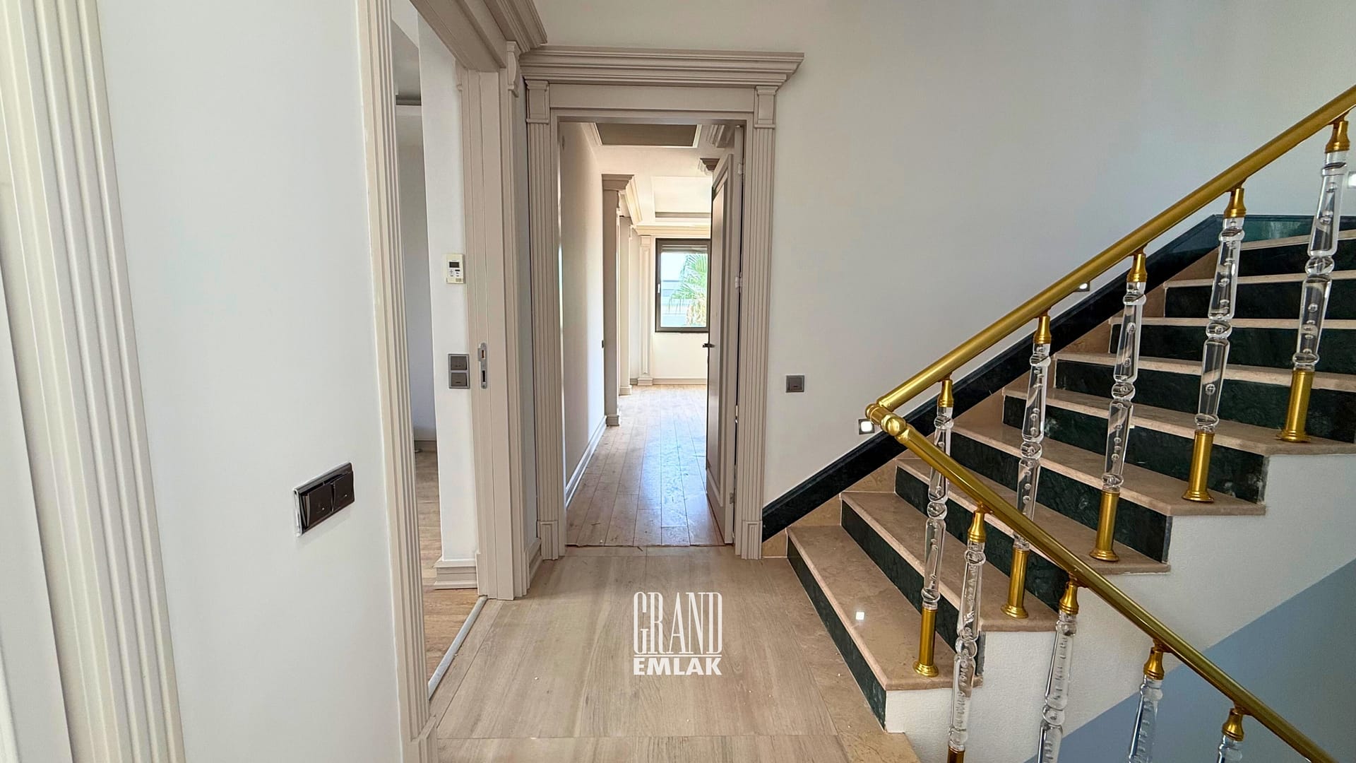 KEMERAĞZI, ESİLARA SİTESİNDE ASANSÖRLÜ HAVUZLU 5+1 SATILIK VİLLA (26)