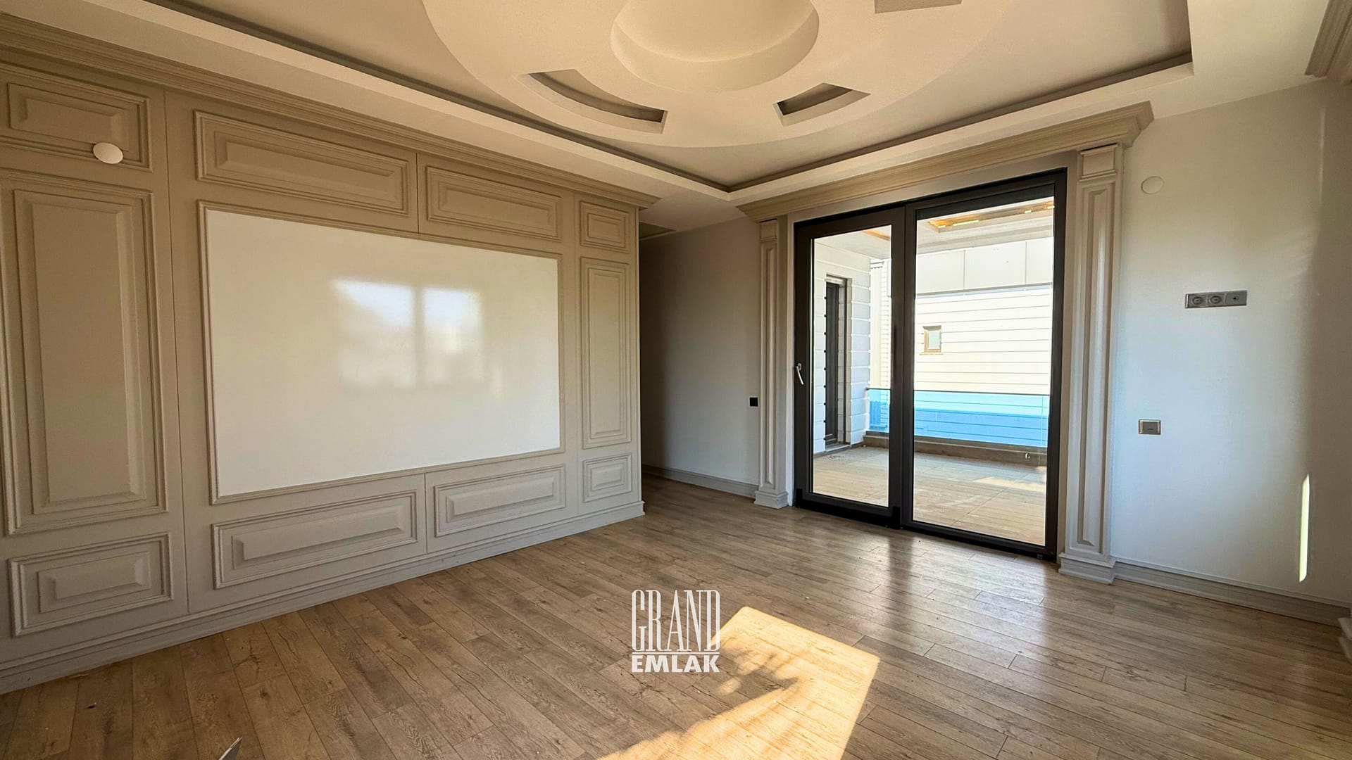 KEMERAĞZI, ESİLARA SİTESİNDE ASANSÖRLÜ HAVUZLU 5+1 SATILIK VİLLA (27)