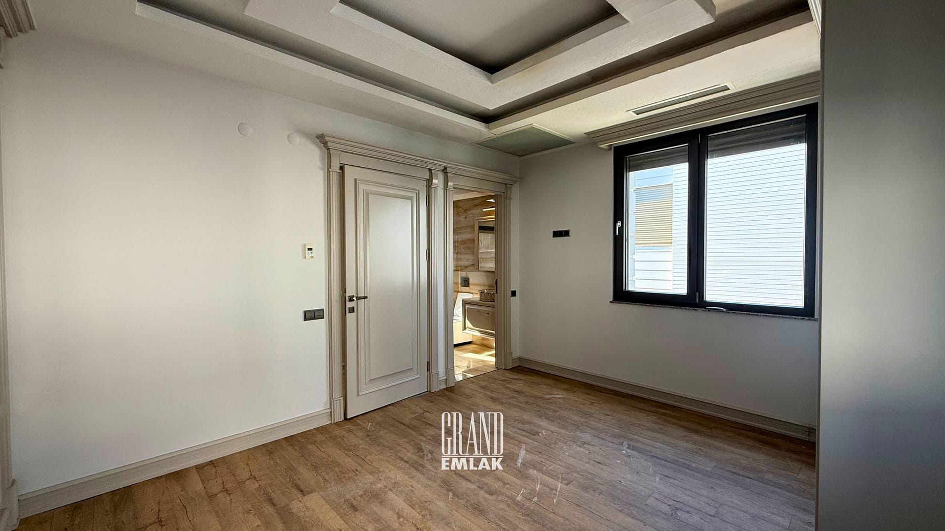 KEMERAĞZI, ESİLARA SİTESİNDE ASANSÖRLÜ HAVUZLU 5+1 SATILIK VİLLA (33)