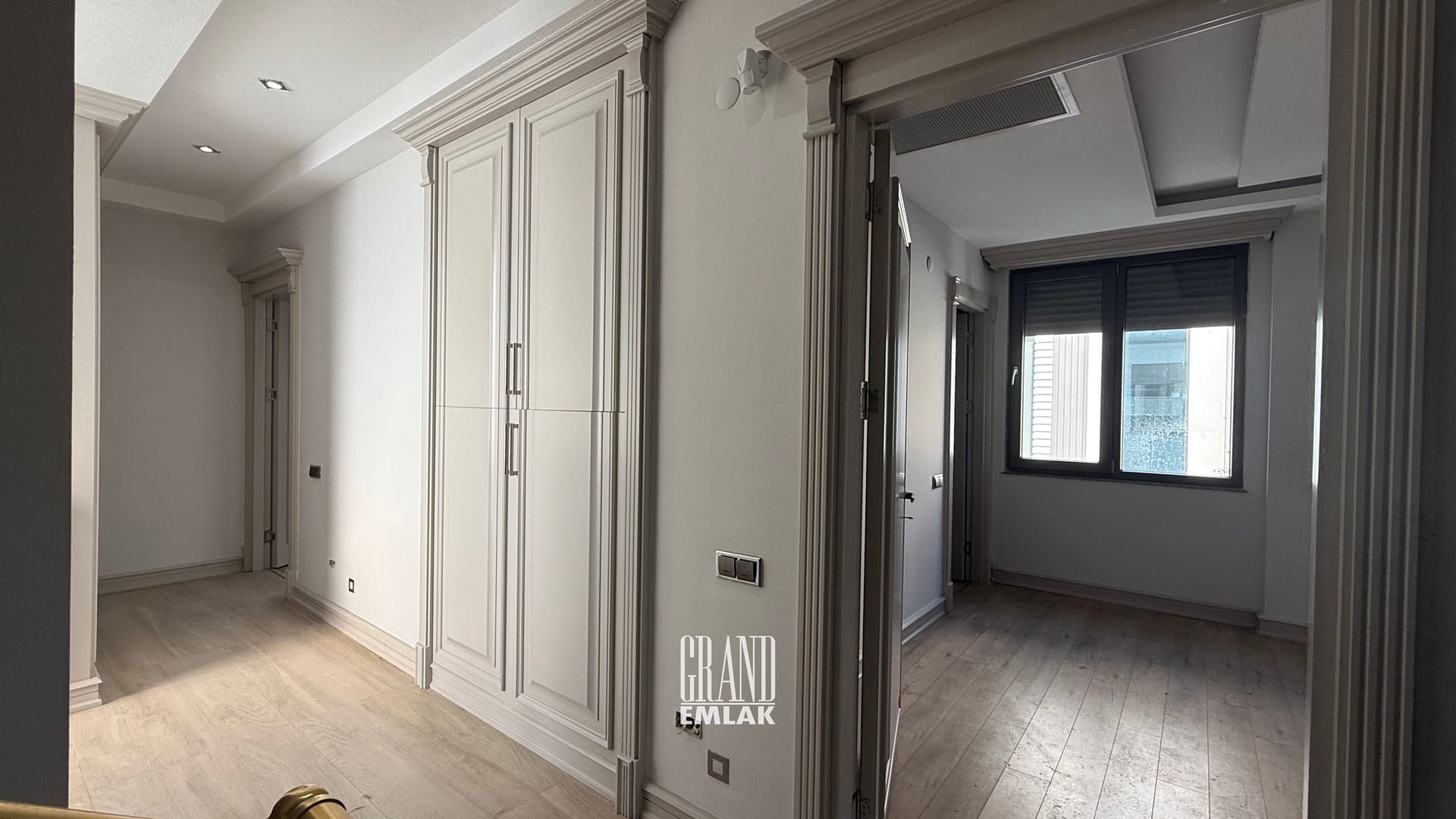 KEMERAĞZI, ESİLARA SİTESİNDE ASANSÖRLÜ HAVUZLU 5+1 SATILIK VİLLA (47)