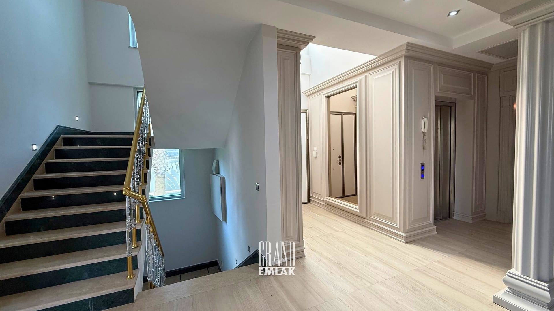 KEMERAĞZI, ESİLARA SİTESİNDE ASANSÖRLÜ HAVUZLU 5+1 SATILIK VİLLA (9)