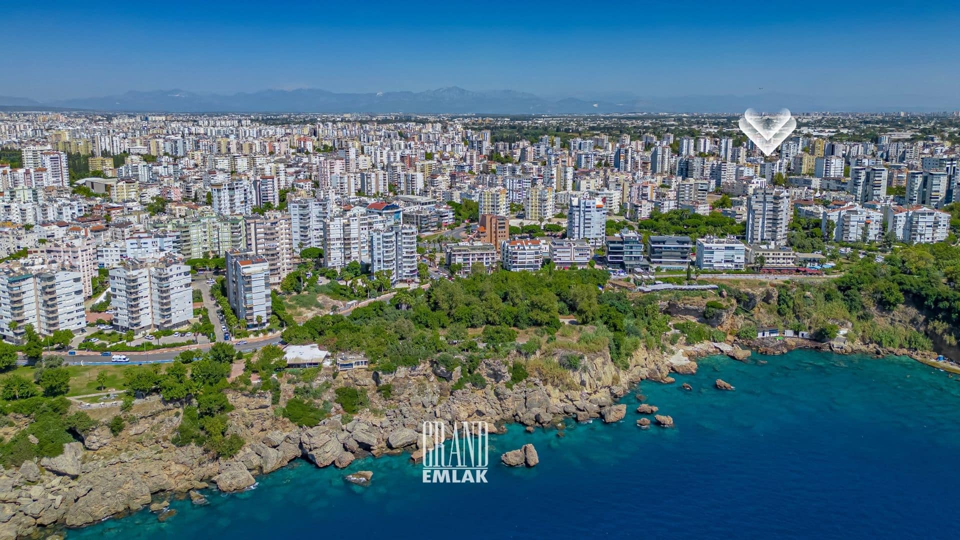 Antalya Yeşilbahçede Denize Yakın Satılık 3+1 Lüks Daire