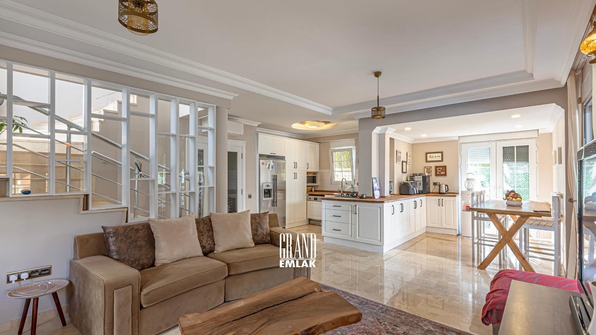 221932 (10)