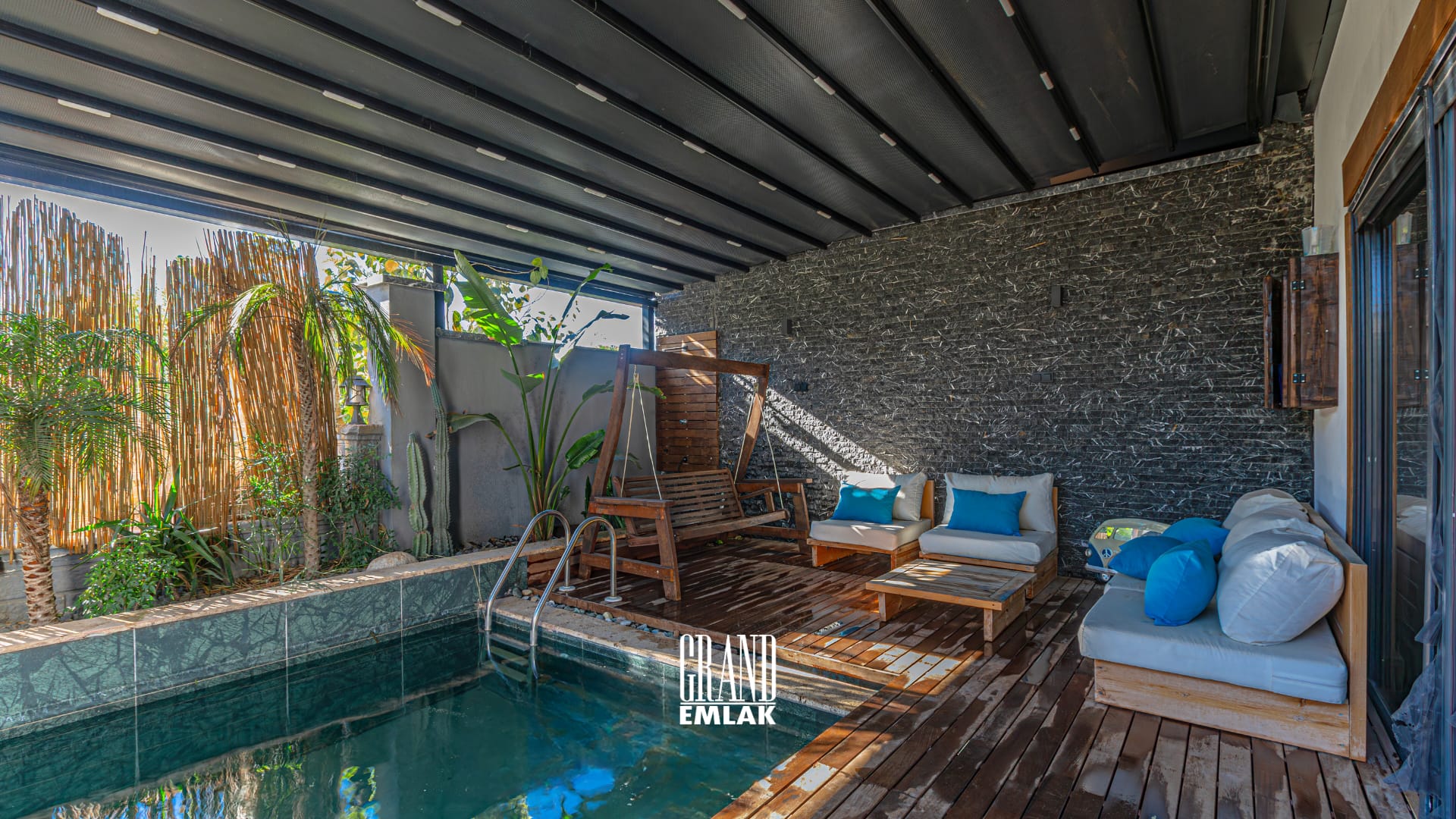 ERMENEK’TE 280 m2 SATILIK 4+1 VİLLA logolu (10)