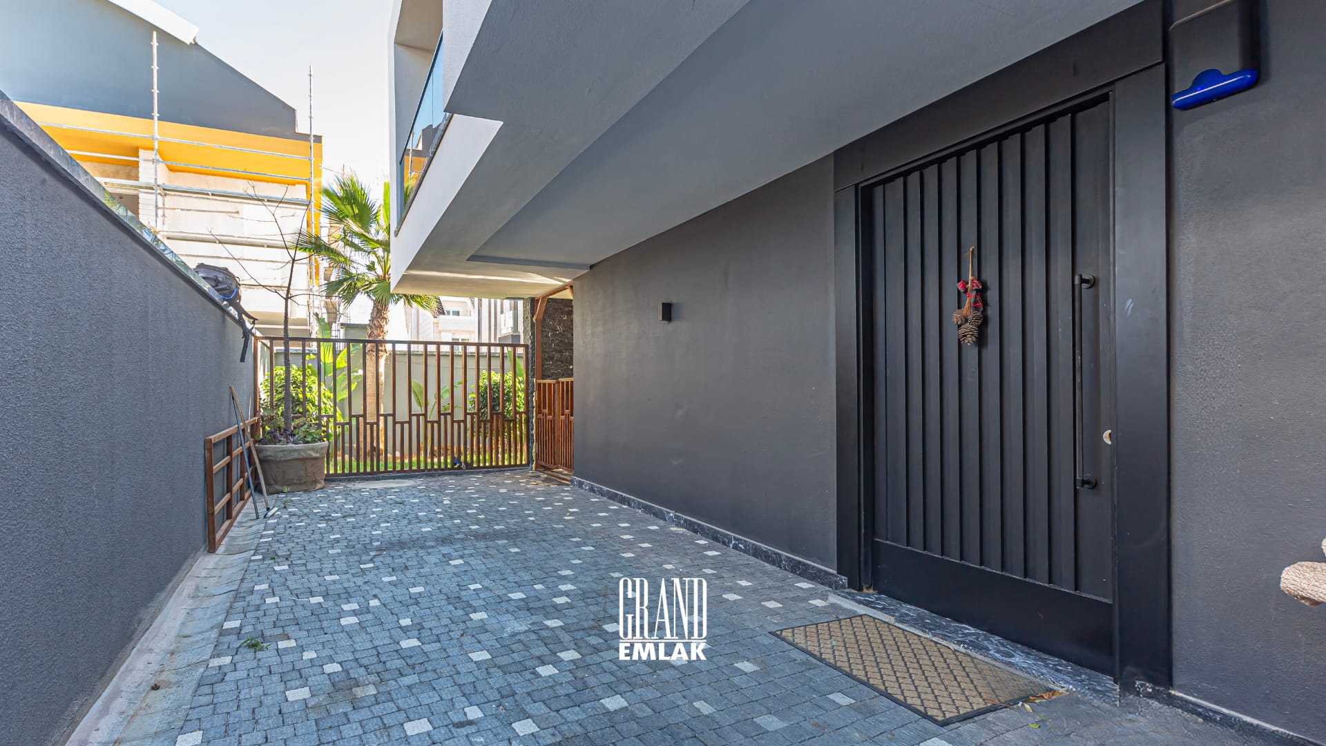 ERMENEK’TE 280 m2 SATILIK 4+1 VİLLA logolu (16)