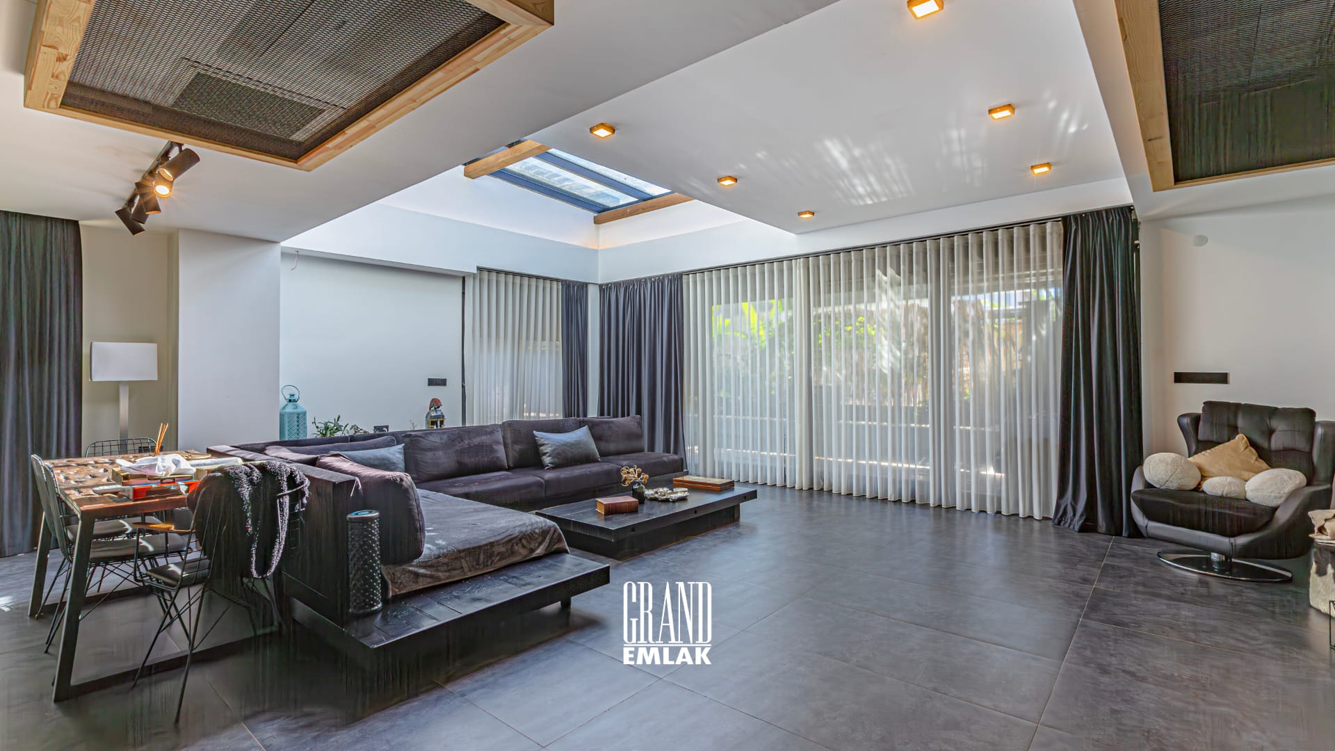 ERMENEK’TE 280 m2 SATILIK 4+1 VİLLA logolu (22)