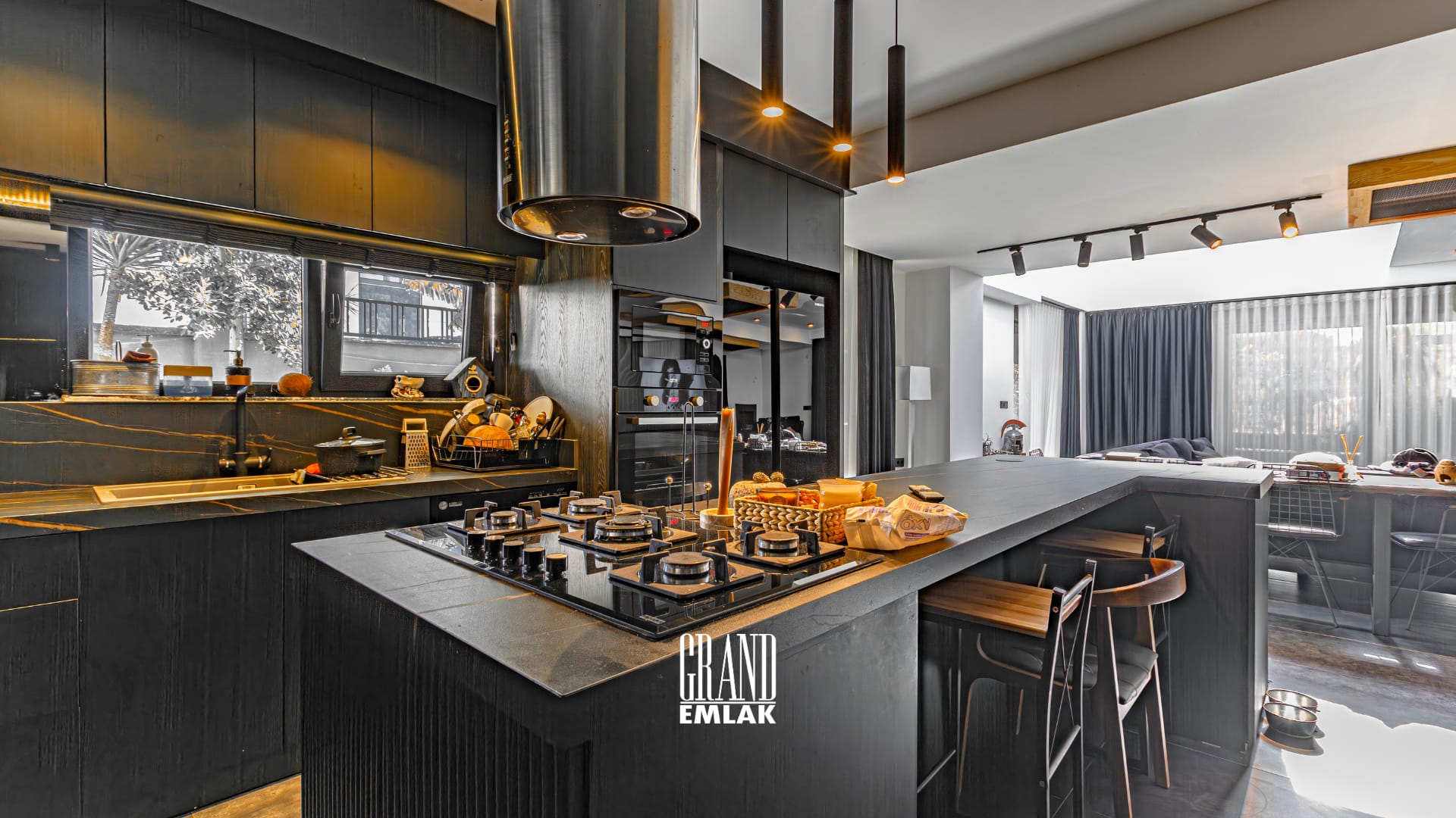 ERMENEK’TE 280 m2 SATILIK 4+1 VİLLA logolu (26)