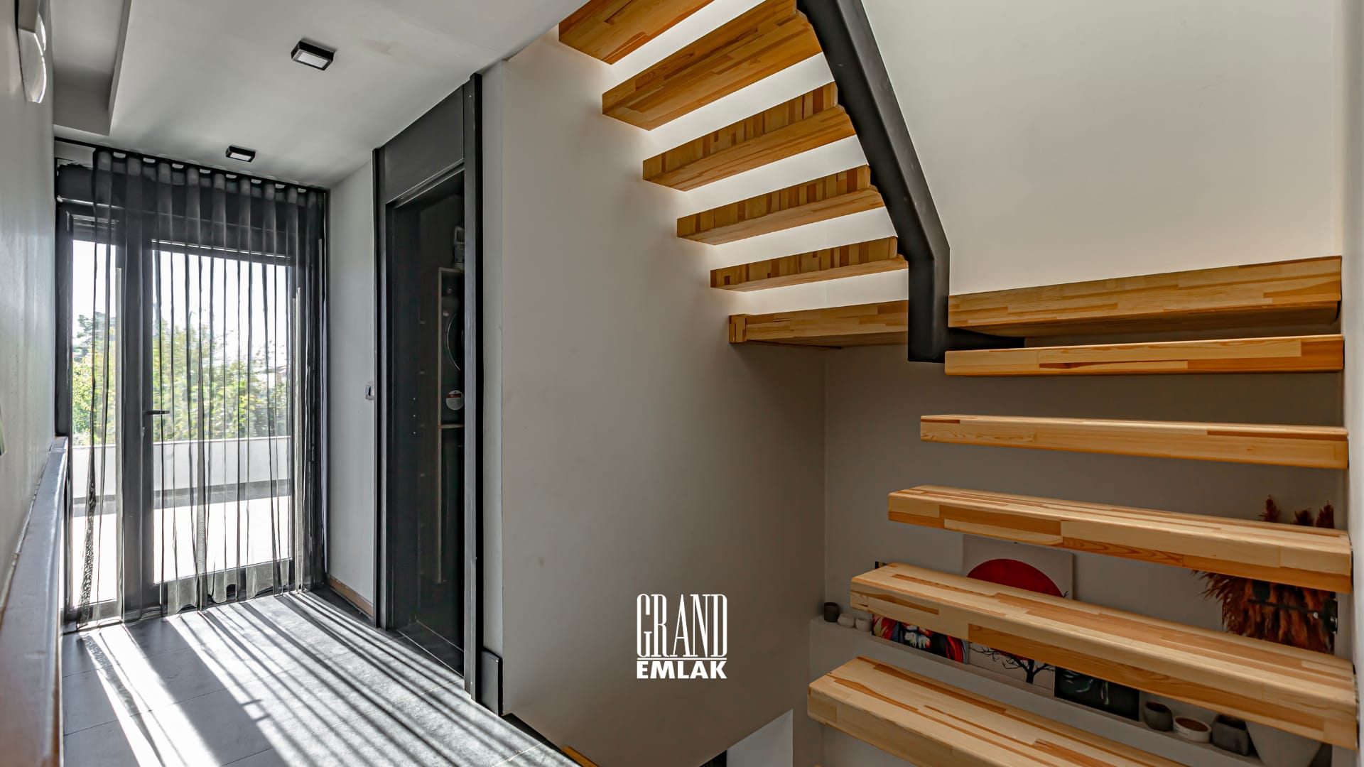 ERMENEK’TE 280 m2 SATILIK 4+1 VİLLA logolu (30)