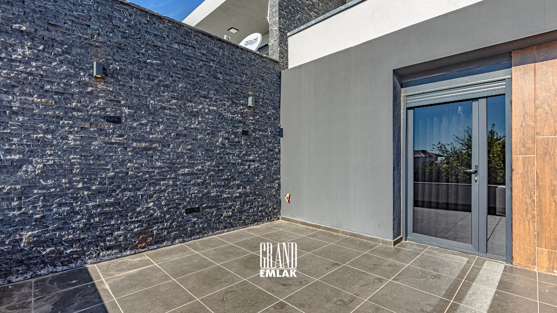 ERMENEK’TE 280 m2 SATILIK 4+1 VİLLA logolu (46)