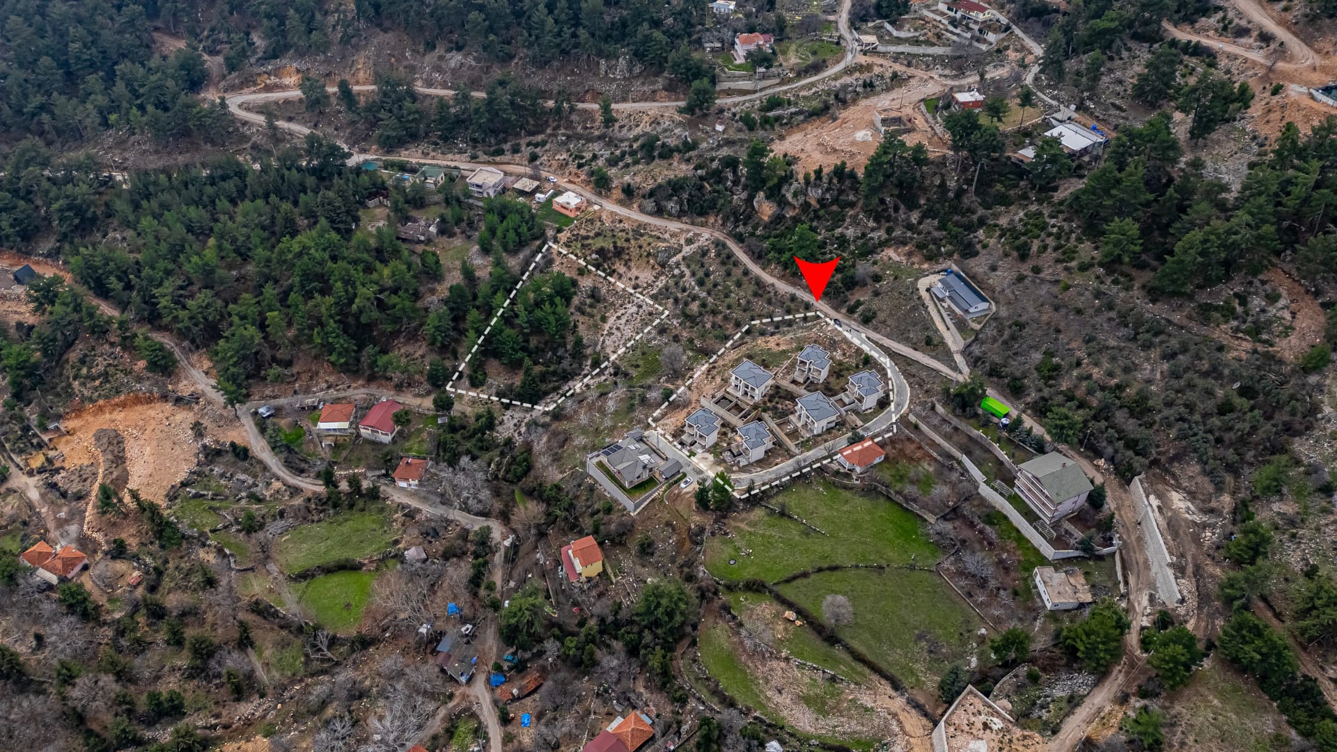 KEMER BEYCİK’TE, TOPLAM 6.700 m2 ARSA VE 8 NATAMAM VİLLA (18)