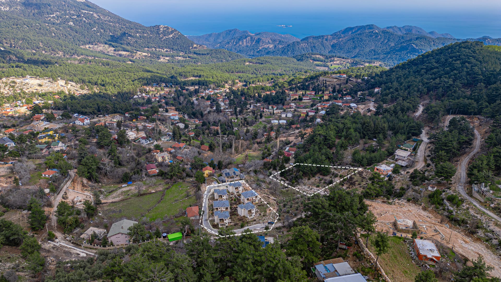 KEMER BEYCİK’TE, TOPLAM 6.700 m2 ARSA VE 8 NATAMAM VİLLA (6)