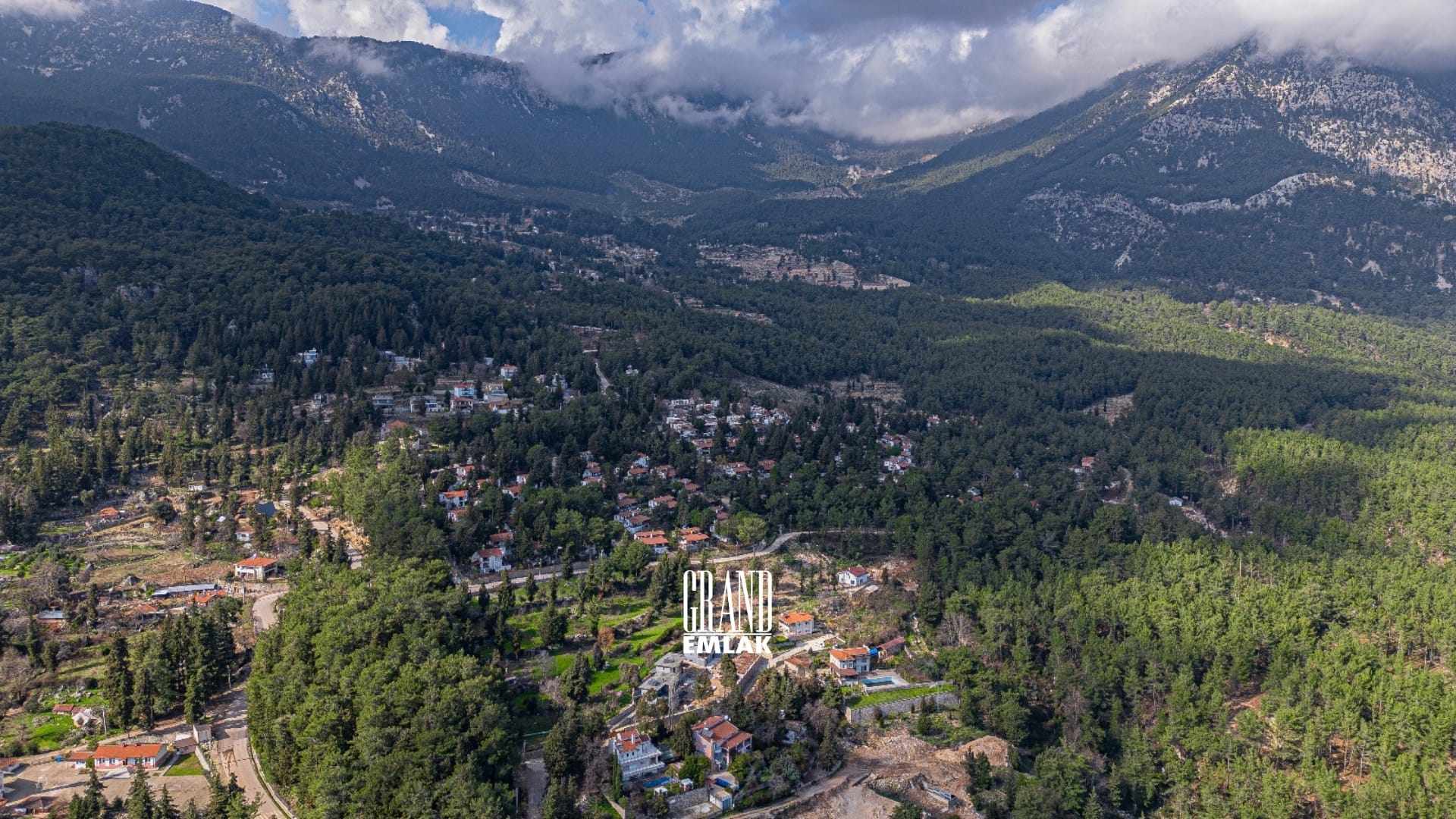 Kemer Beycik’te Site İçerisinde Eşyalı Müstakil Kiralık Villa (238529)