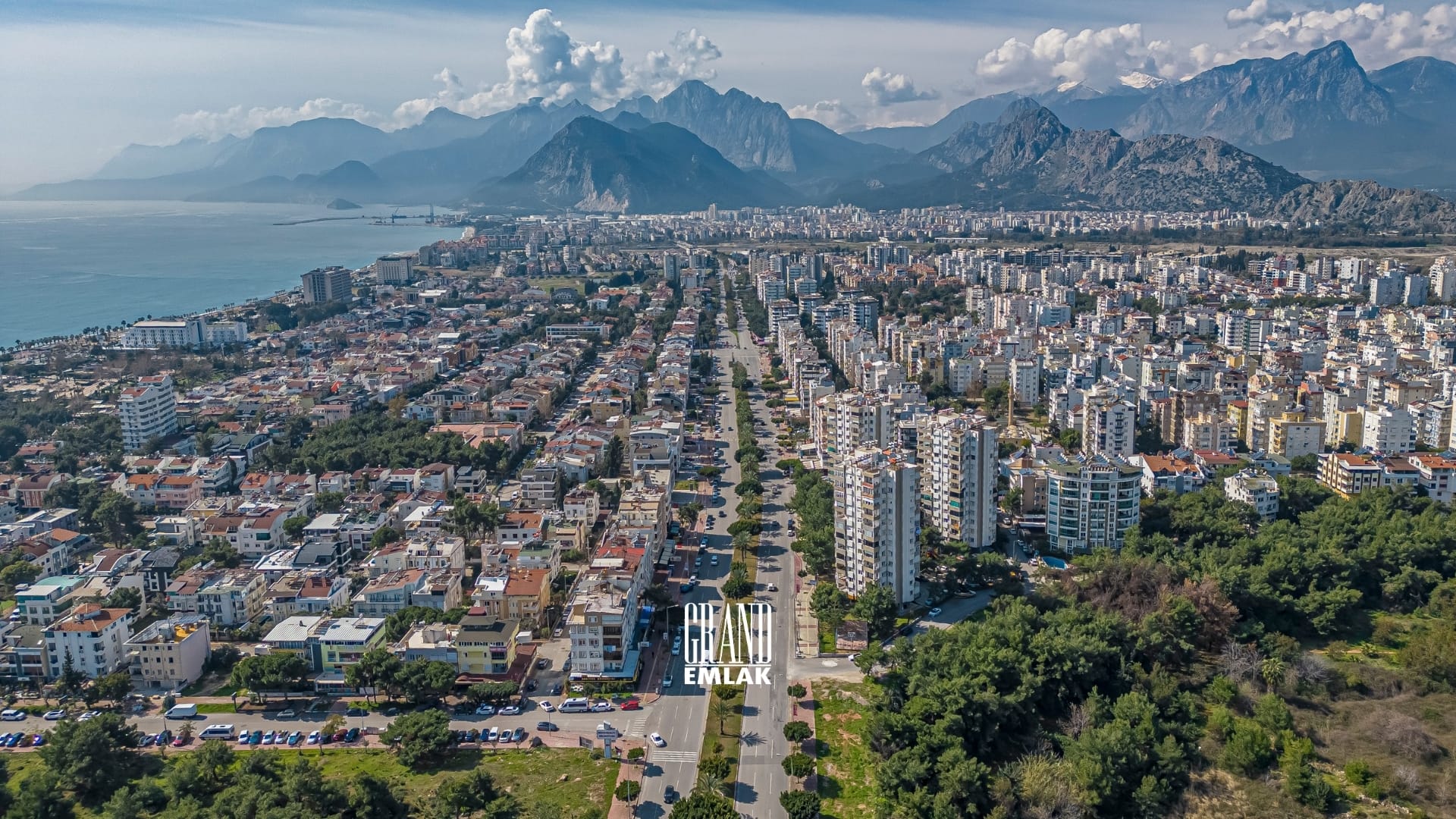 Antalya, Konyaaltı, Altınkum Mahallesi’nde Deniz Manzaralı Full Eşyalı 3+1 Satılık Daire (26)