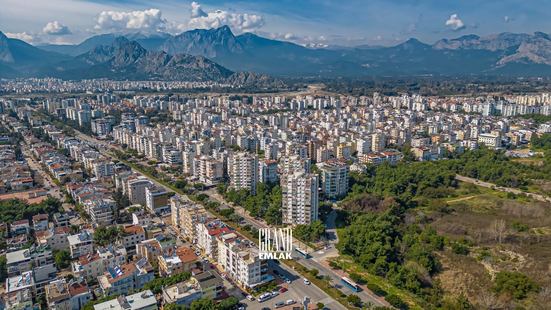 Antalya, Konyaaltı, Altınkum Mahallesi’nde Deniz Manzaralı Full Eşyalı 3+1 Satılık Daire (41)
