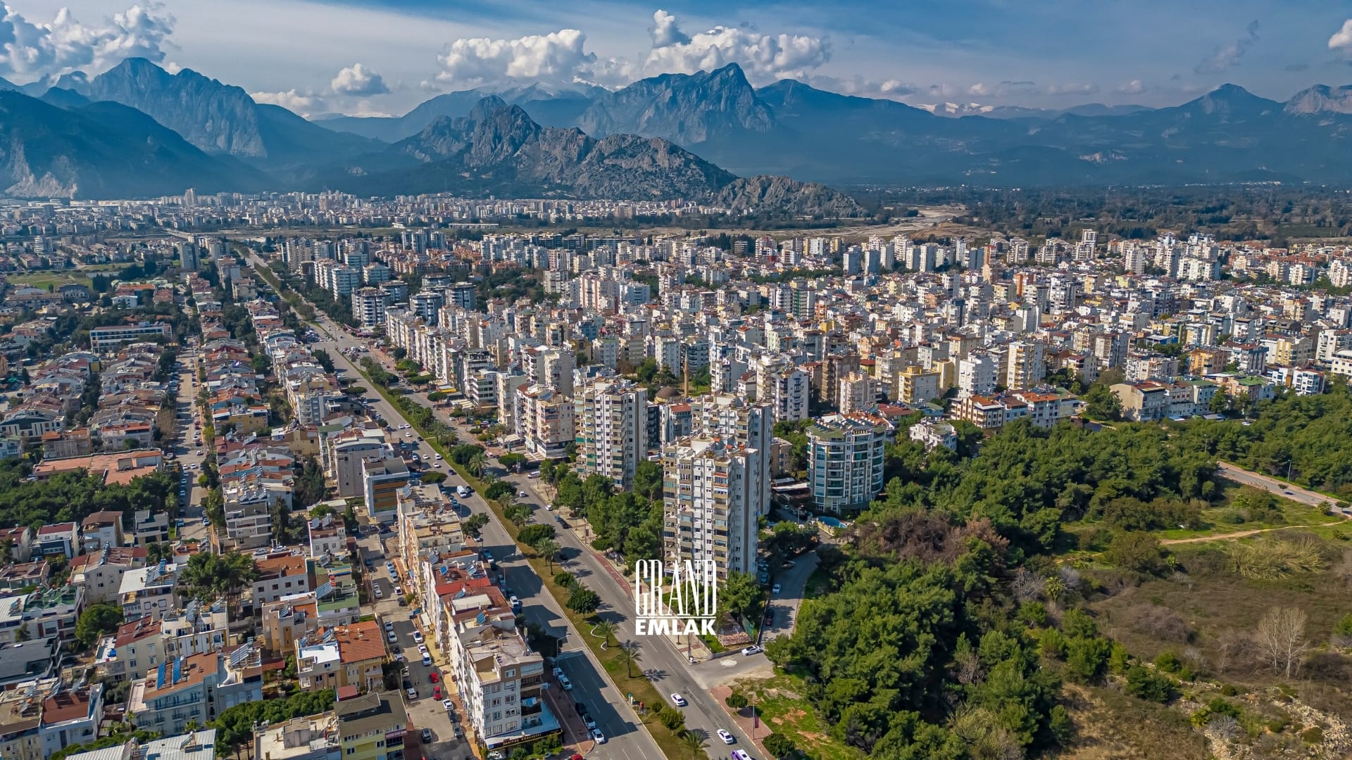 Antalya, Konyaaltı, Altınkum Mahallesi’nde Deniz Manzaralı Full Eşyalı 3+1 Satılık Daire (42)